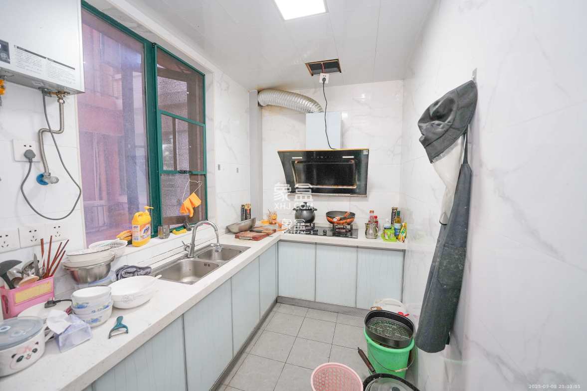 丽发新城 3室2厅2卫 2000.0元/月 丽发新城 3室2厅2卫 2000.0元/月室内图