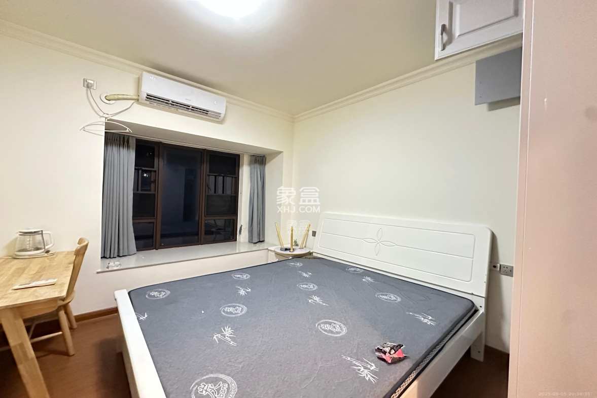 碧桂园高尔夫花园  4室2厅2卫    2600.0元/月 碧桂园高尔夫花园  4室2厅2卫    2600.0元/月室内图