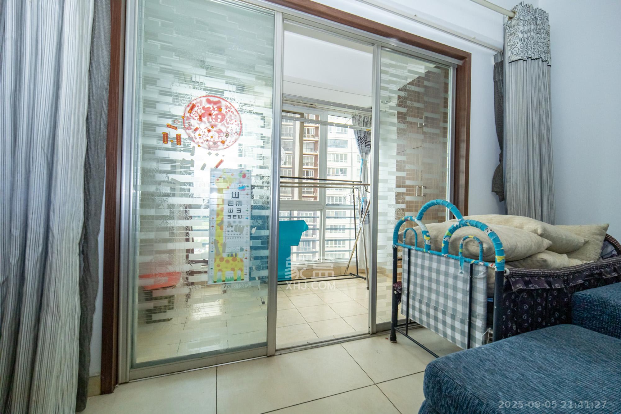 楚天馨苑 2室2厅1卫 55.0万 楚天馨苑 2室2厅1卫 55.0万阳台