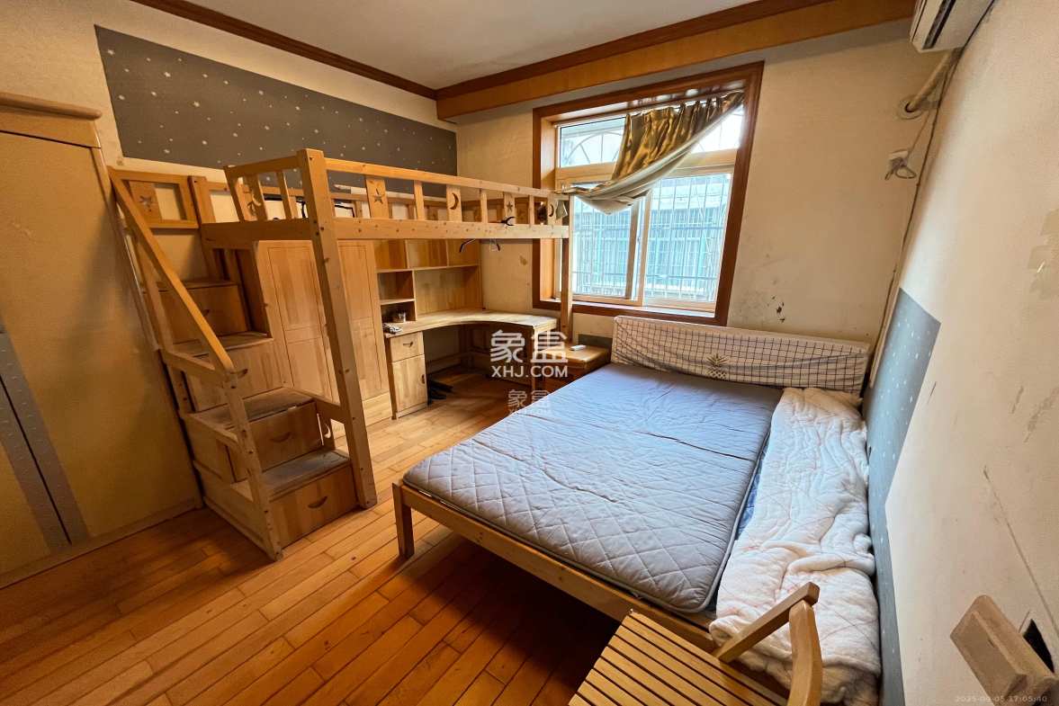 长岭包装宿舍  2室1厅1卫    1400.0元/月 长岭包装宿舍  2室1厅1卫    1400.0元/月室内图