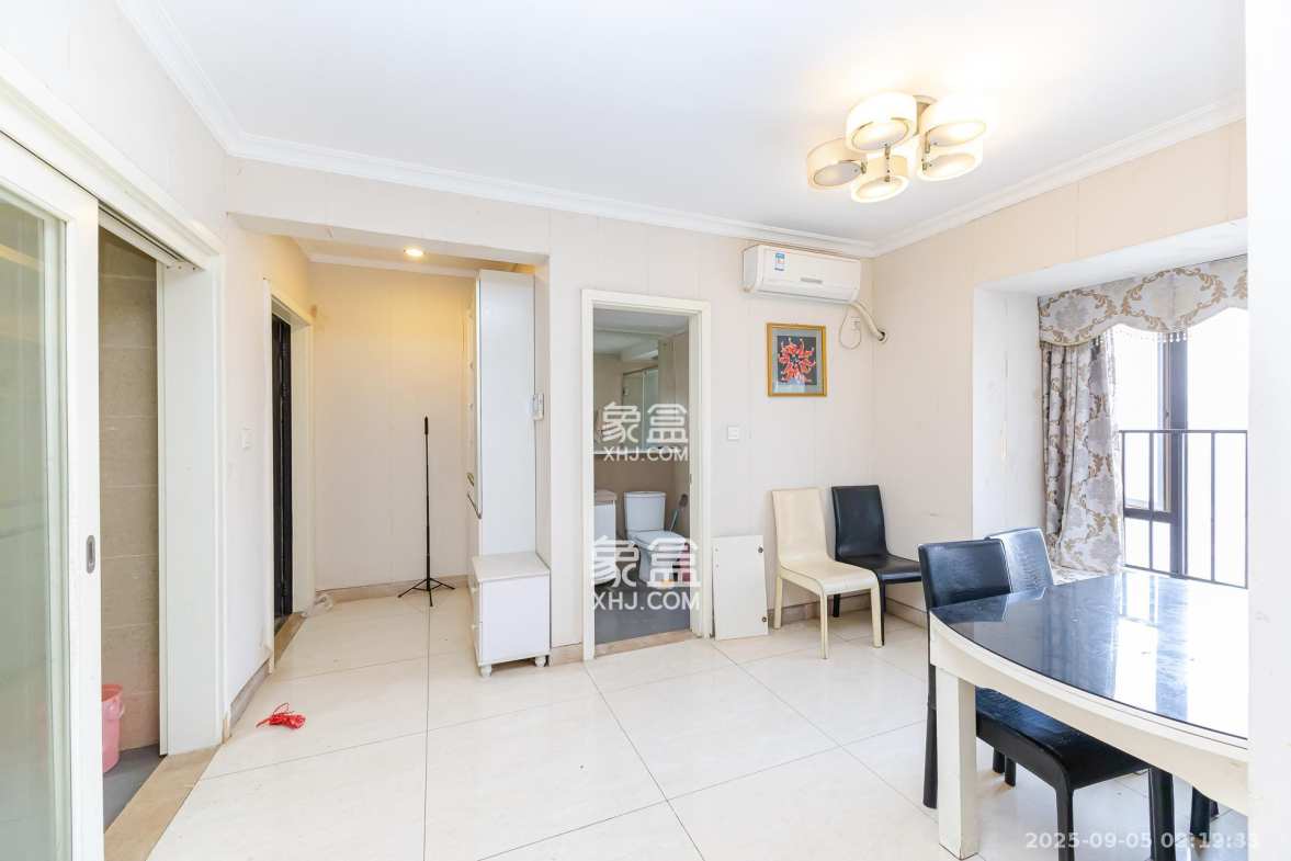 时代倾城一期  3室2厅2卫    2200.0元/月 时代倾城一期  3室2厅2卫    2200.0元/月室内图