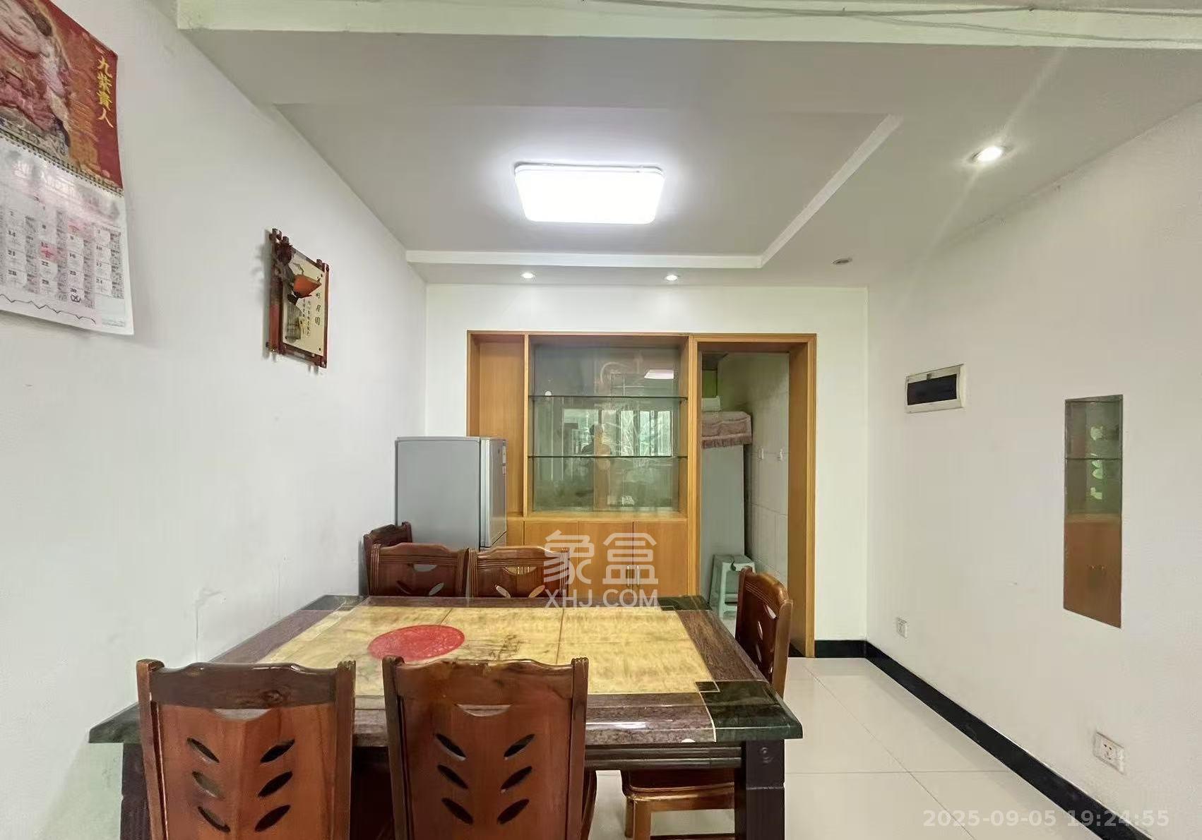 咸嘉新村嘉和苑  3室2厅2卫    2600.0元/月室内图