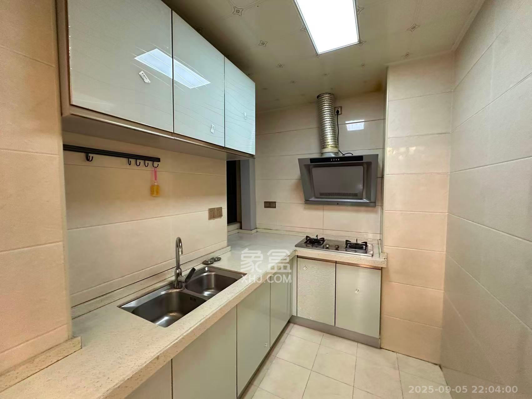 辉煌国际城二期  3室1厅1卫    2500.0元/月室内图