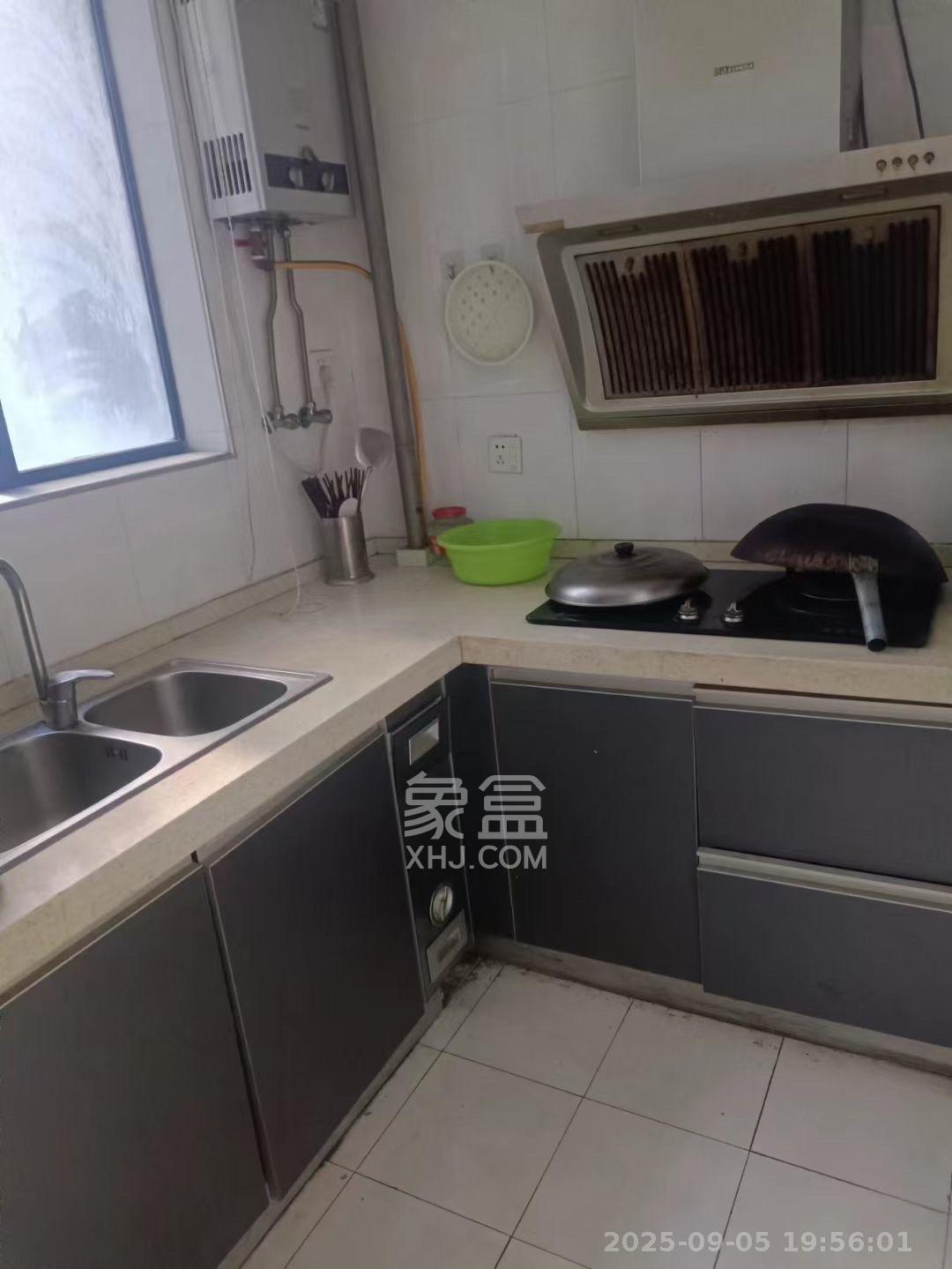 五一大道202（中环壹世界）  2室2厅1卫    3600.0元/月室内图