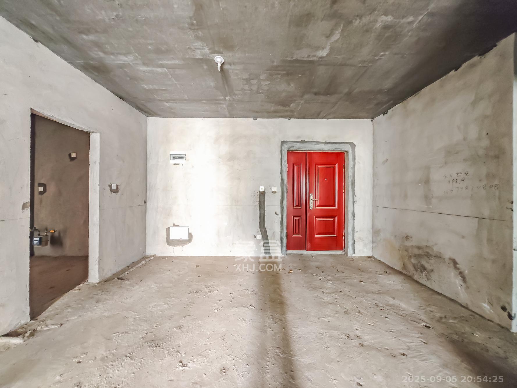 长沙雅居乐花园  3室2厅2卫    70.8万客厅