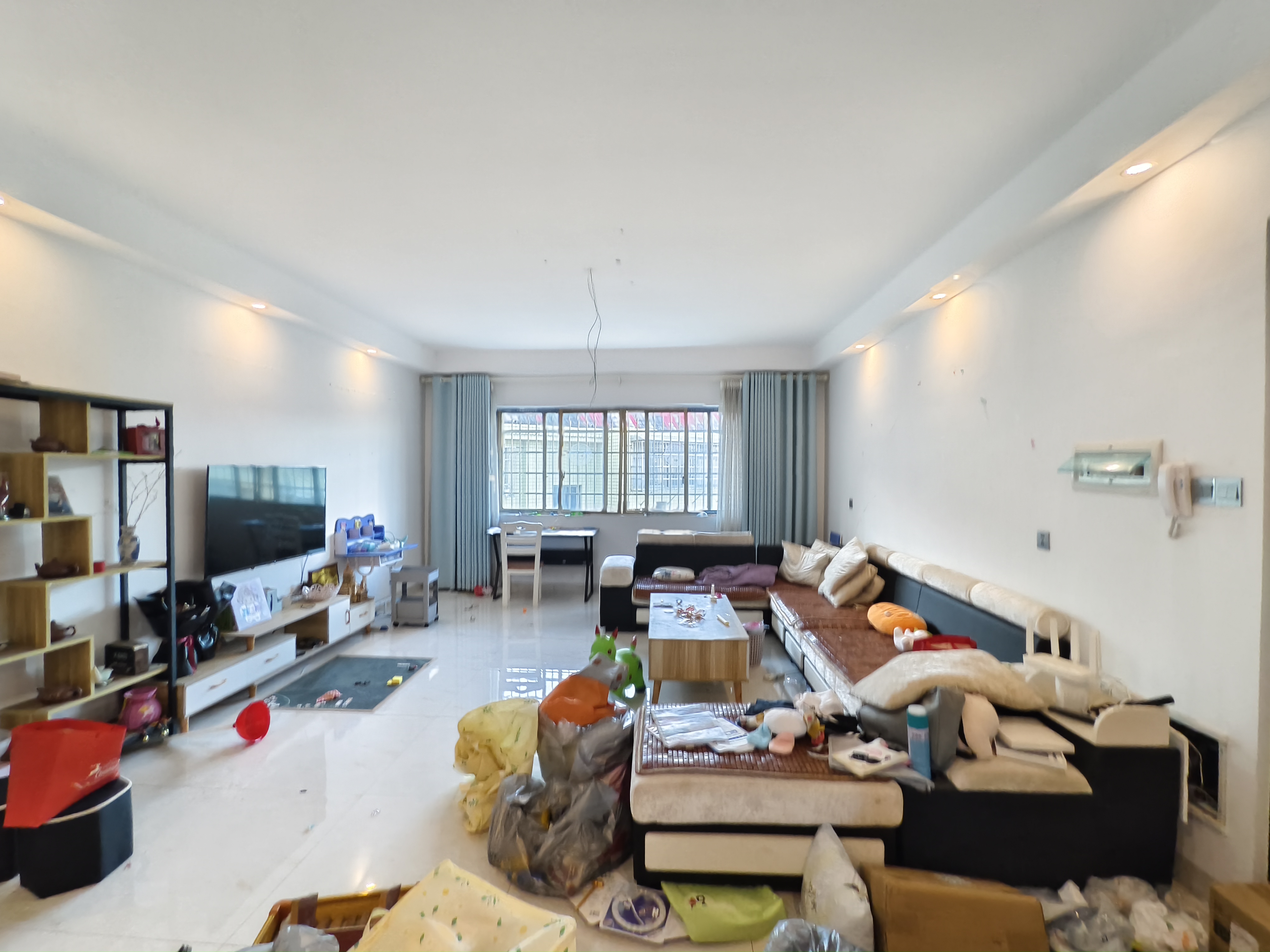 鸿福小区  3室2厅2卫    52.0万