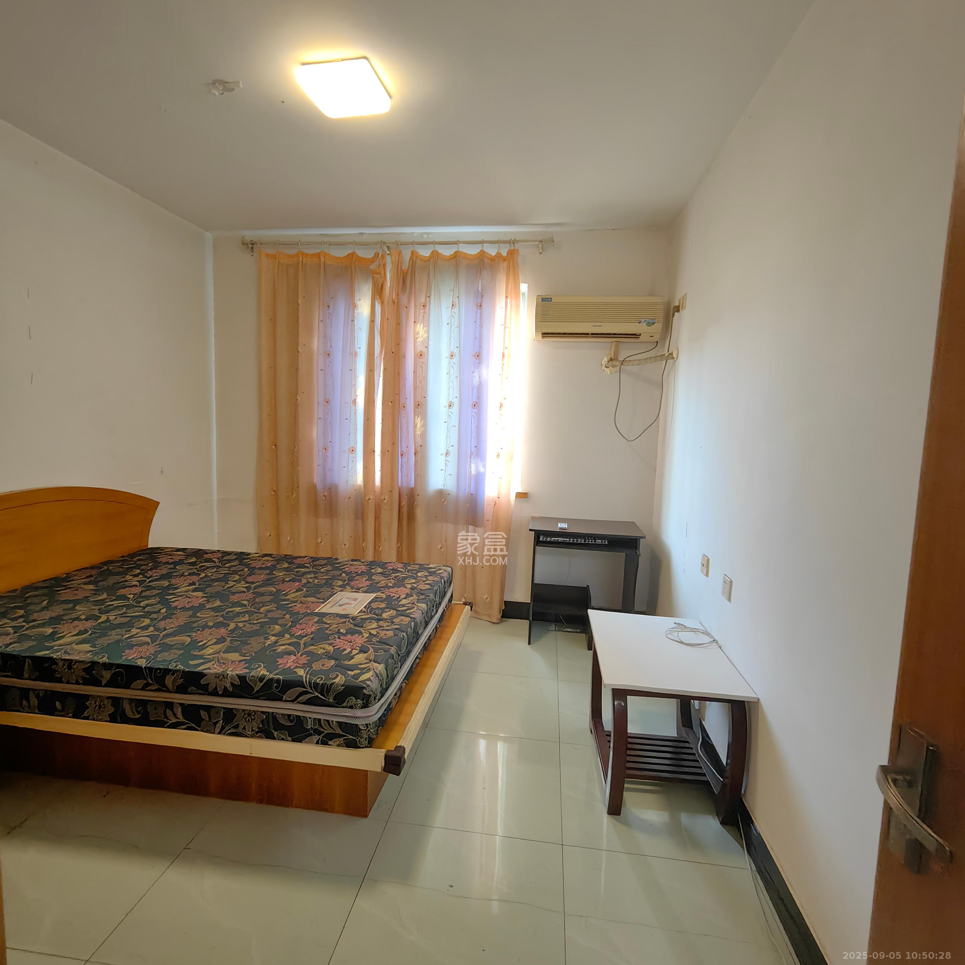 中南汽车世界 2室2厅1卫 1300.0元/月 中南汽车世界 2室2厅1卫 1300.0元/月室内图