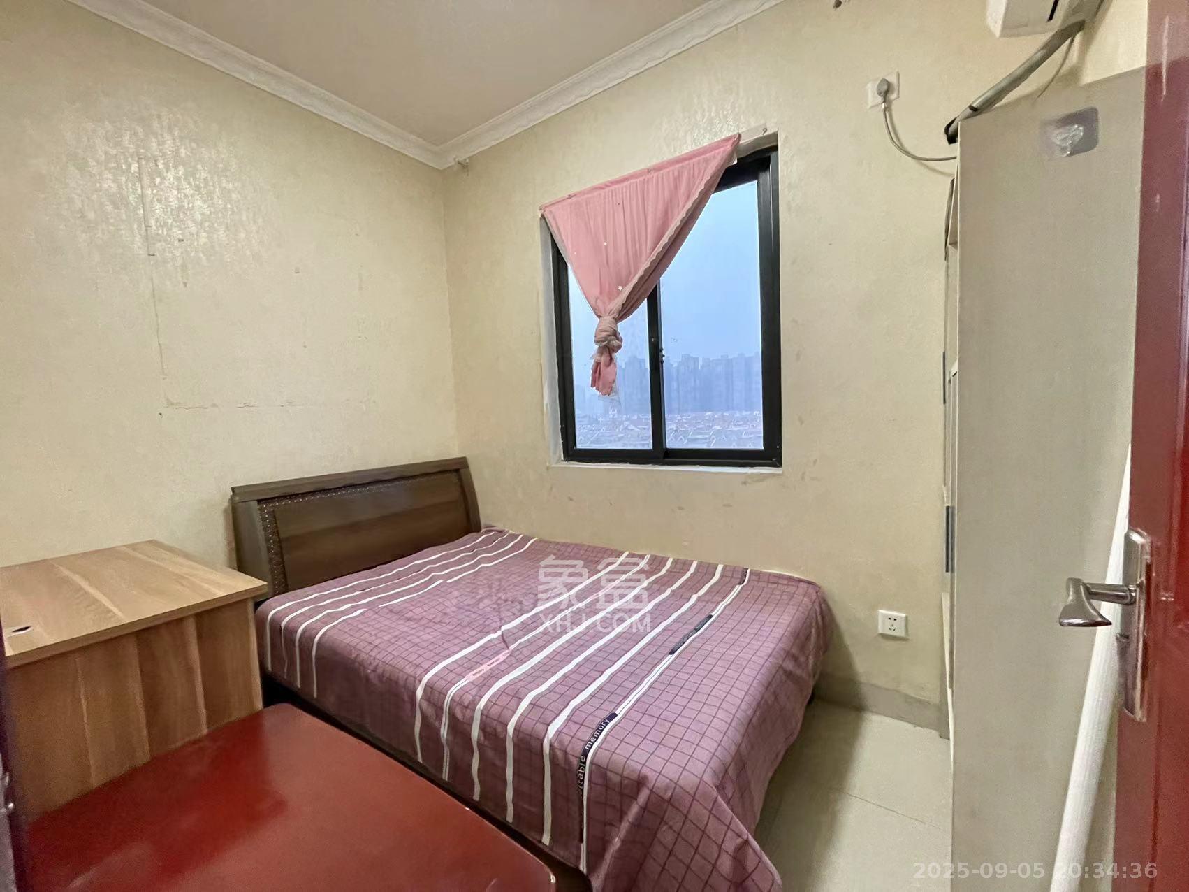 华城广场  2室2厅1卫    2200.0元/月室内图