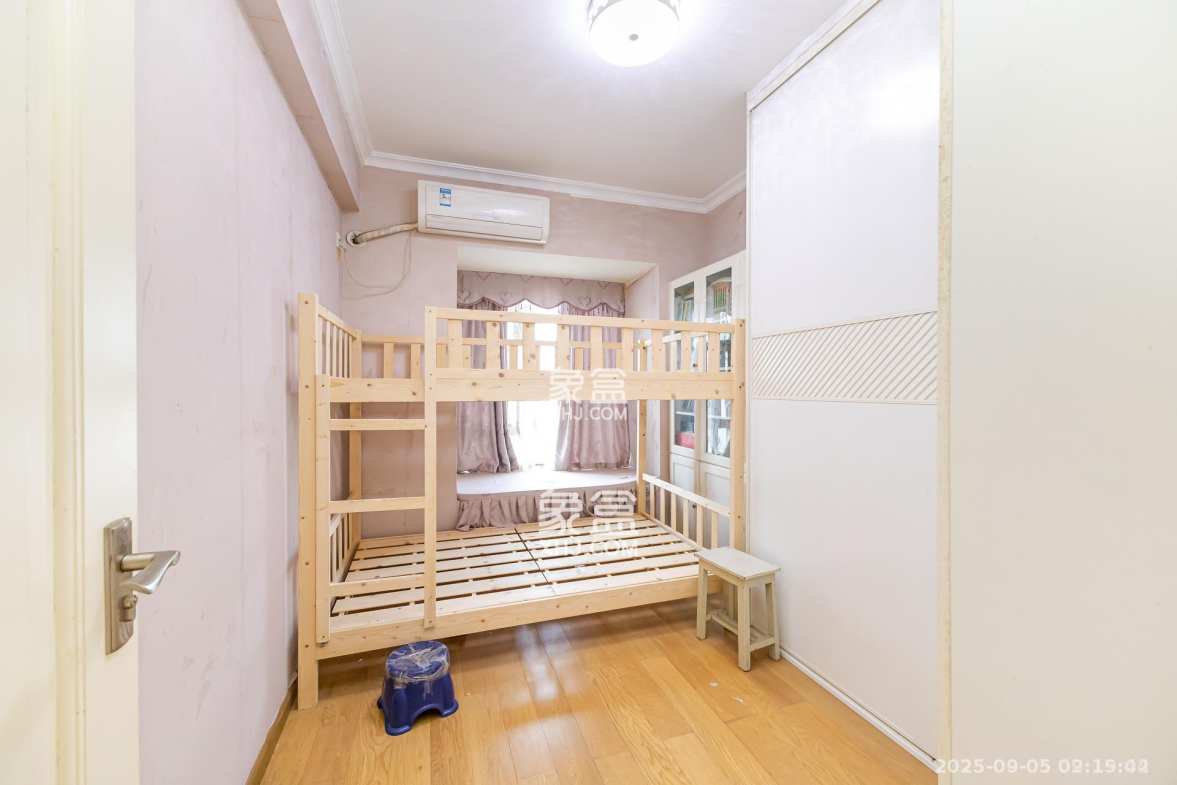 时代倾城一期  3室2厅2卫    2200.0元/月 时代倾城一期  3室2厅2卫    2200.0元/月室内图