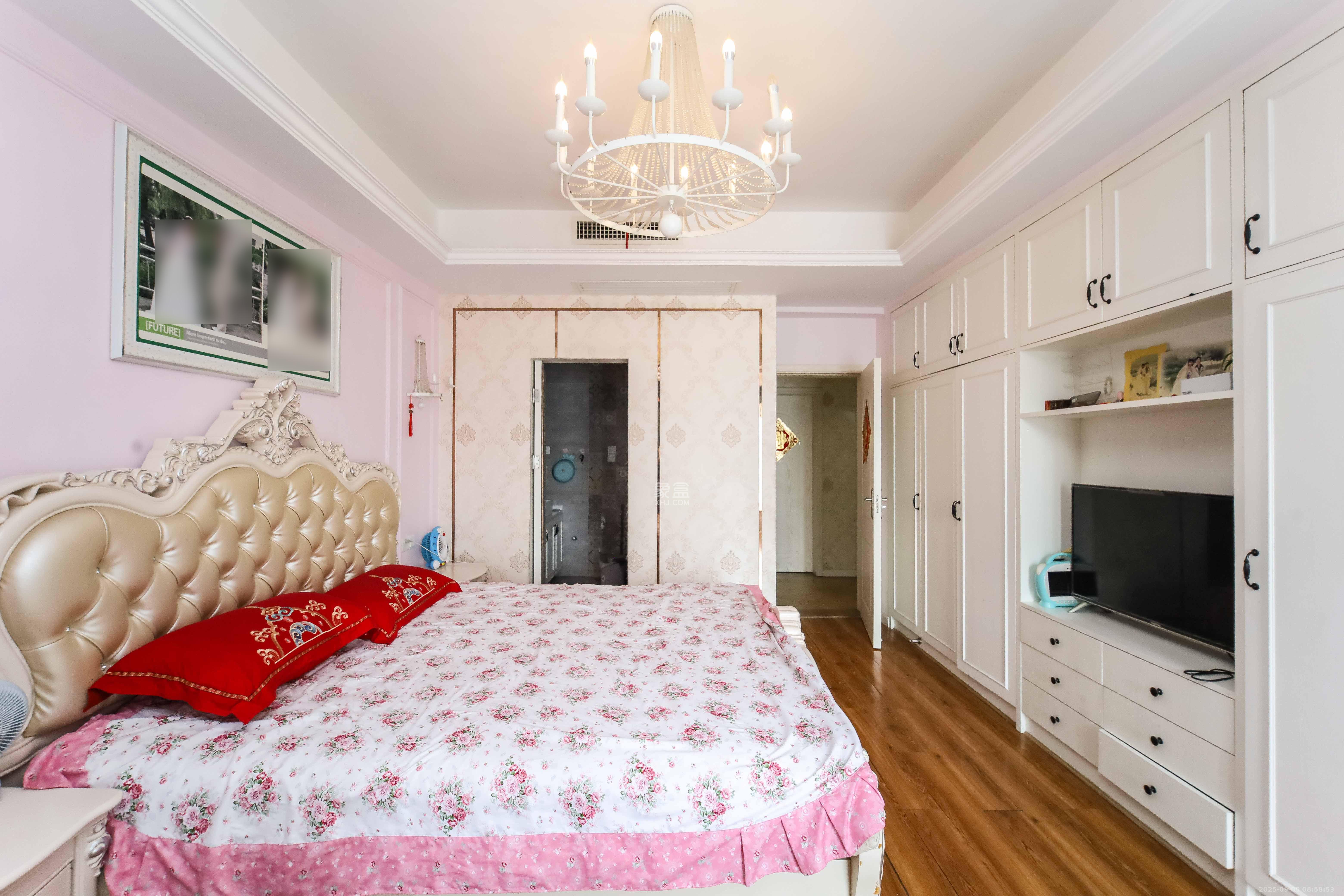 蔚蓝天空  4室2厅2卫    4000.0元/月 蔚蓝天空  4室2厅2卫    4000.0元/月室内图