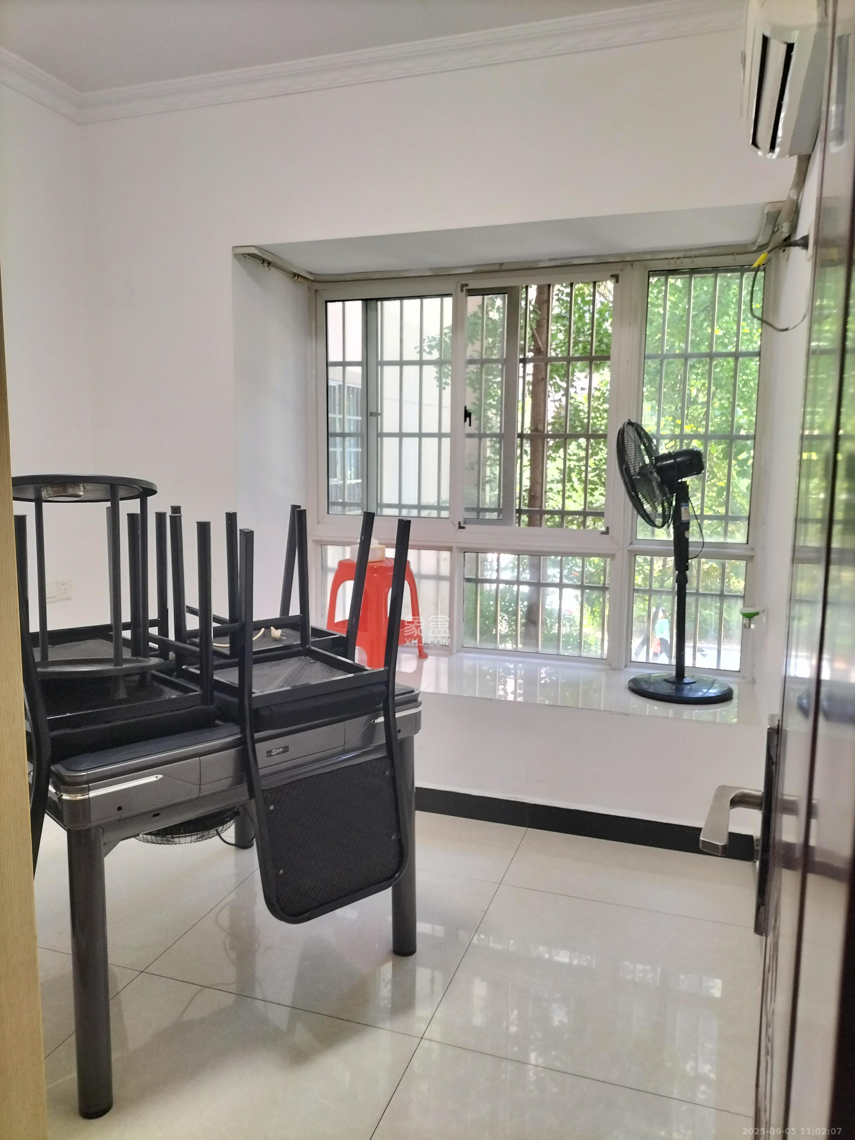 家兴苑  3室2厅1卫    2400.0元/月室内图