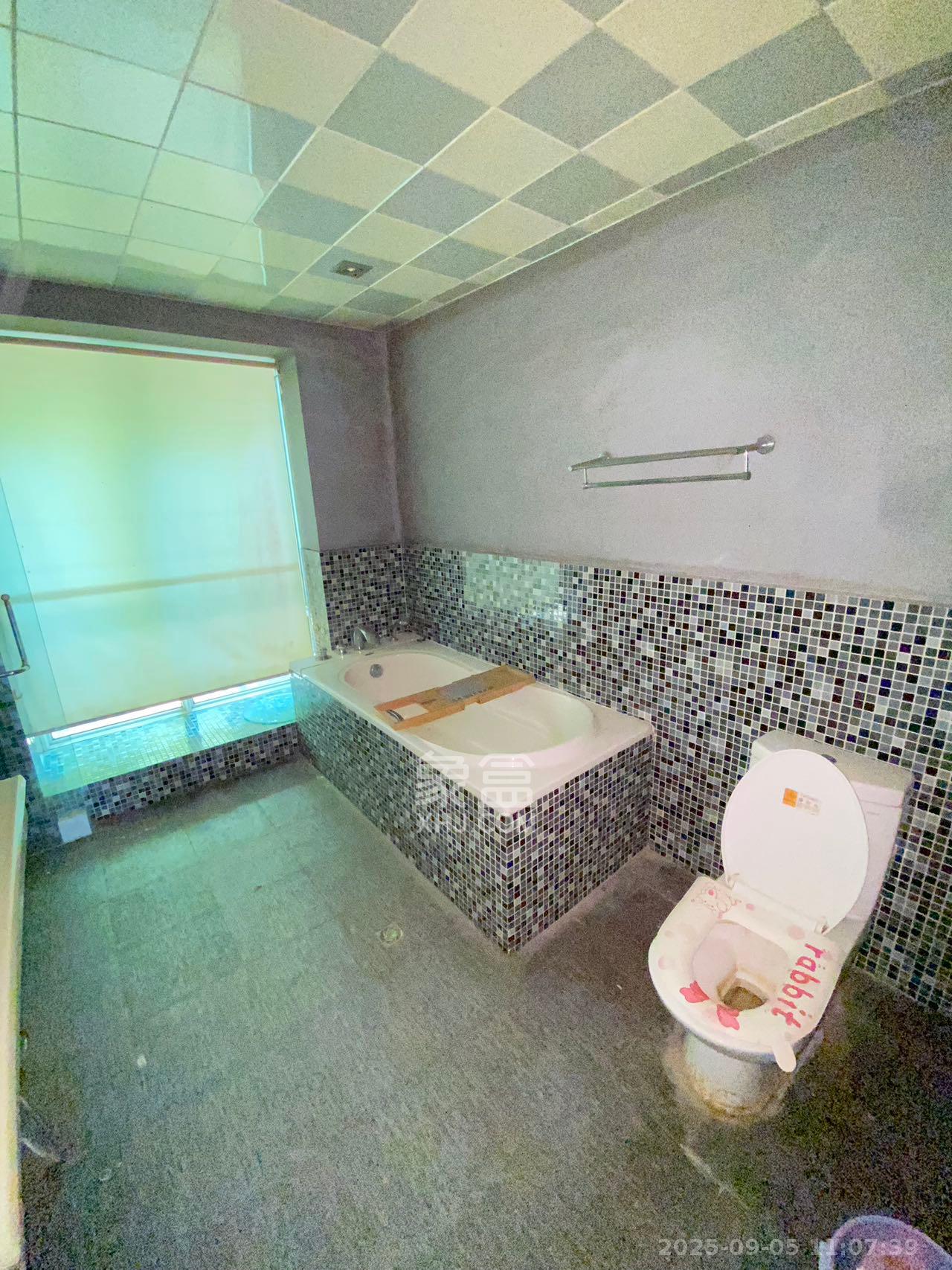 圣爵菲斯  3室2厅2卫    2300.0元/月 圣爵菲斯  3室2厅2卫    2300.0元/月室内图