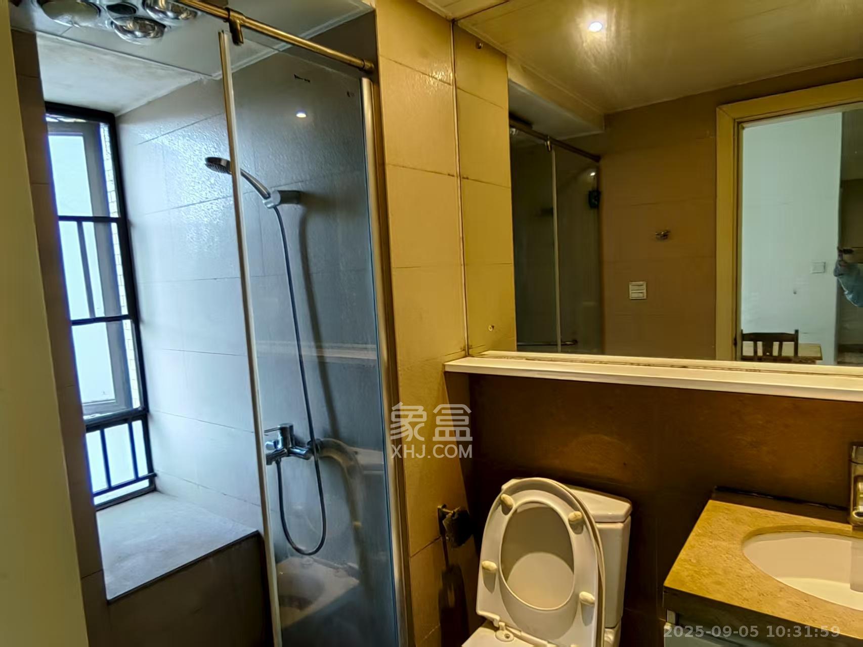 时代倾城一期  3室2厅2卫   2000.00元/月室内图
