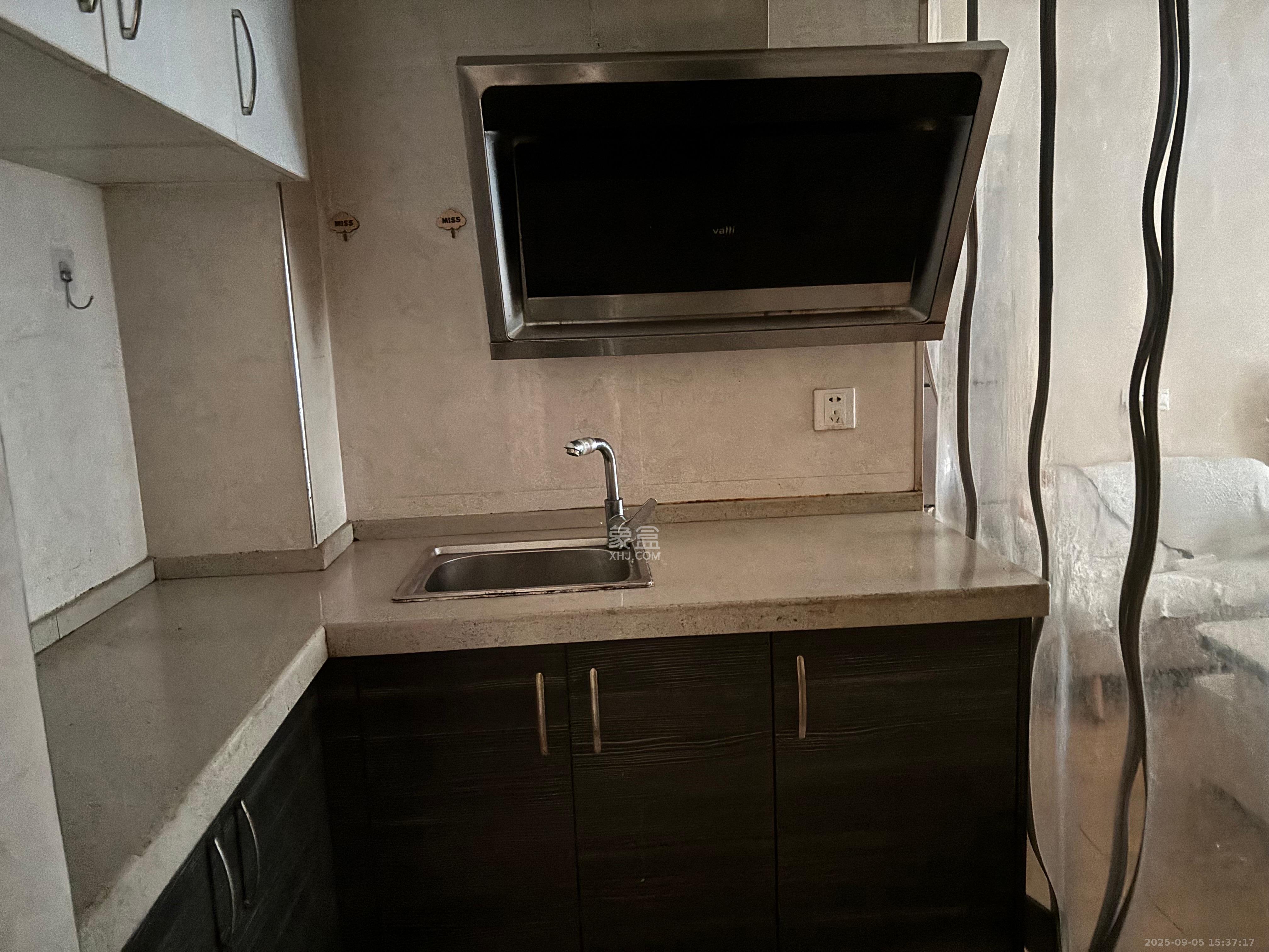 松雅轩(埃克斯社区)  1室1厅1卫    1100.0元/月 松雅轩(埃克斯社区)  1室1厅1卫    1100.0元/月室内图