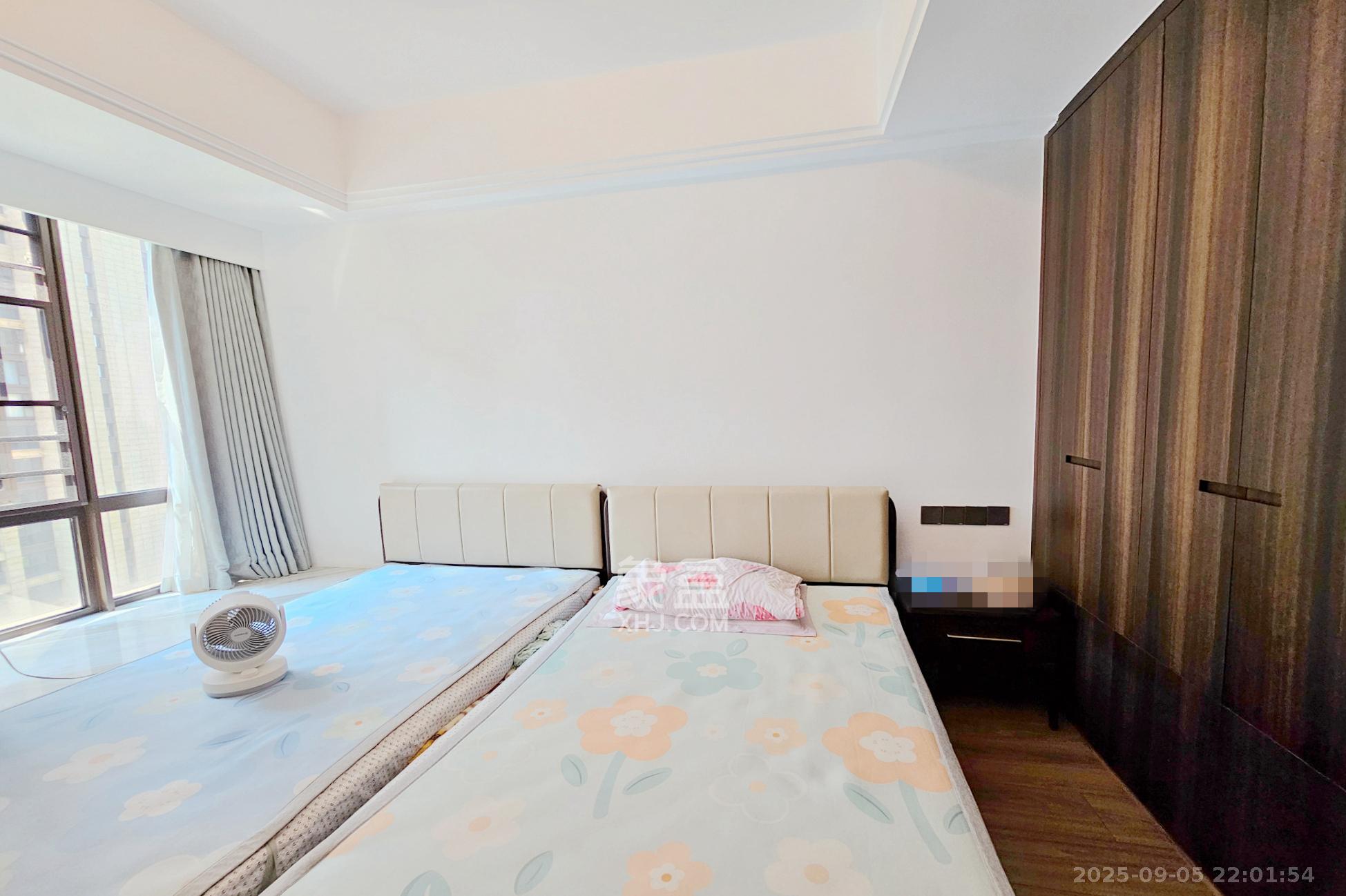 明昇壹城(明昇时代广场)二期  5室2厅3卫    438.0万 明昇壹城(明昇时代广场)二期  5室2厅3卫    438.0万卧室