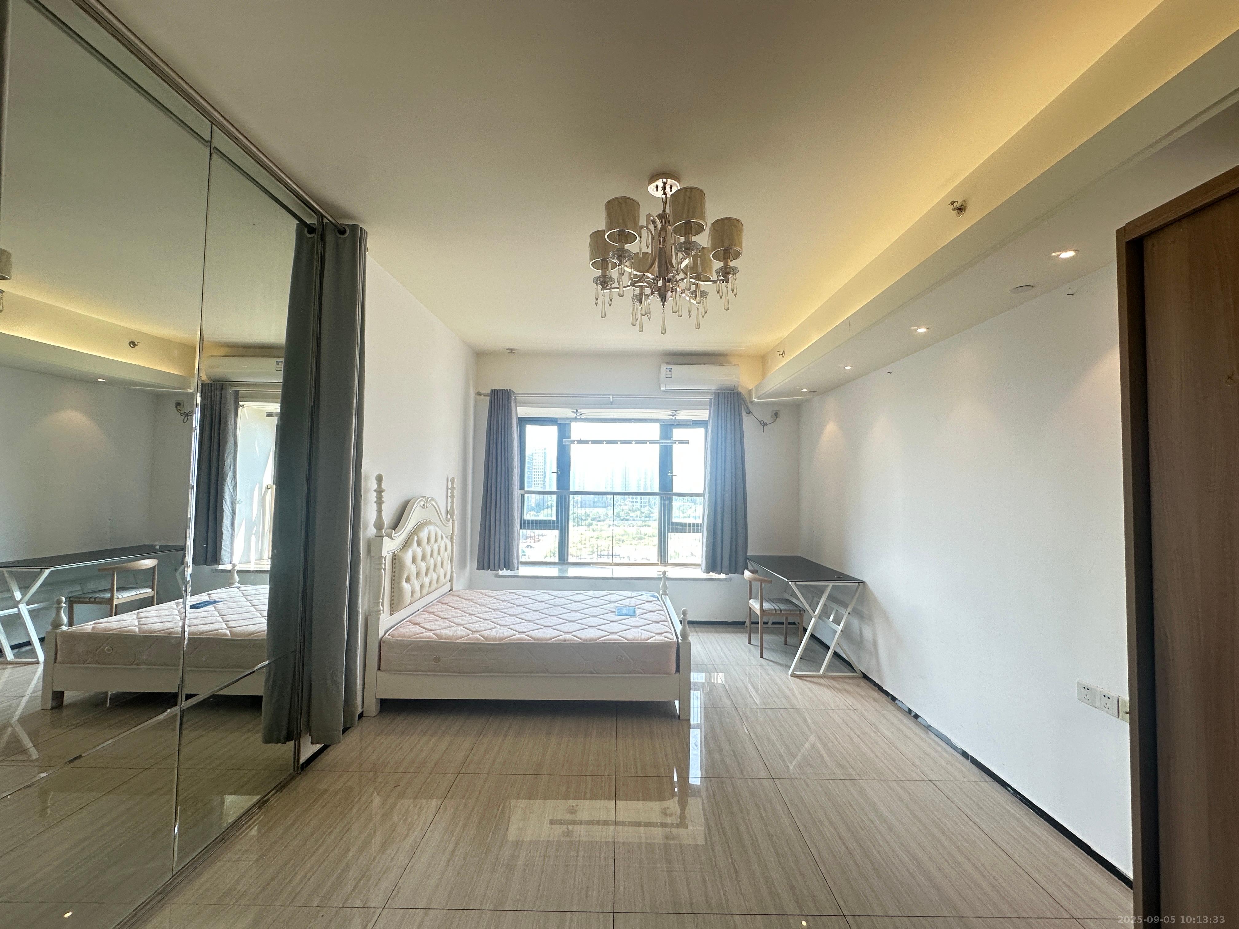 恒大国际广场  1室0厅0卫    1500.0元/月 恒大国际广场  1室0厅0卫    1500.0元/月