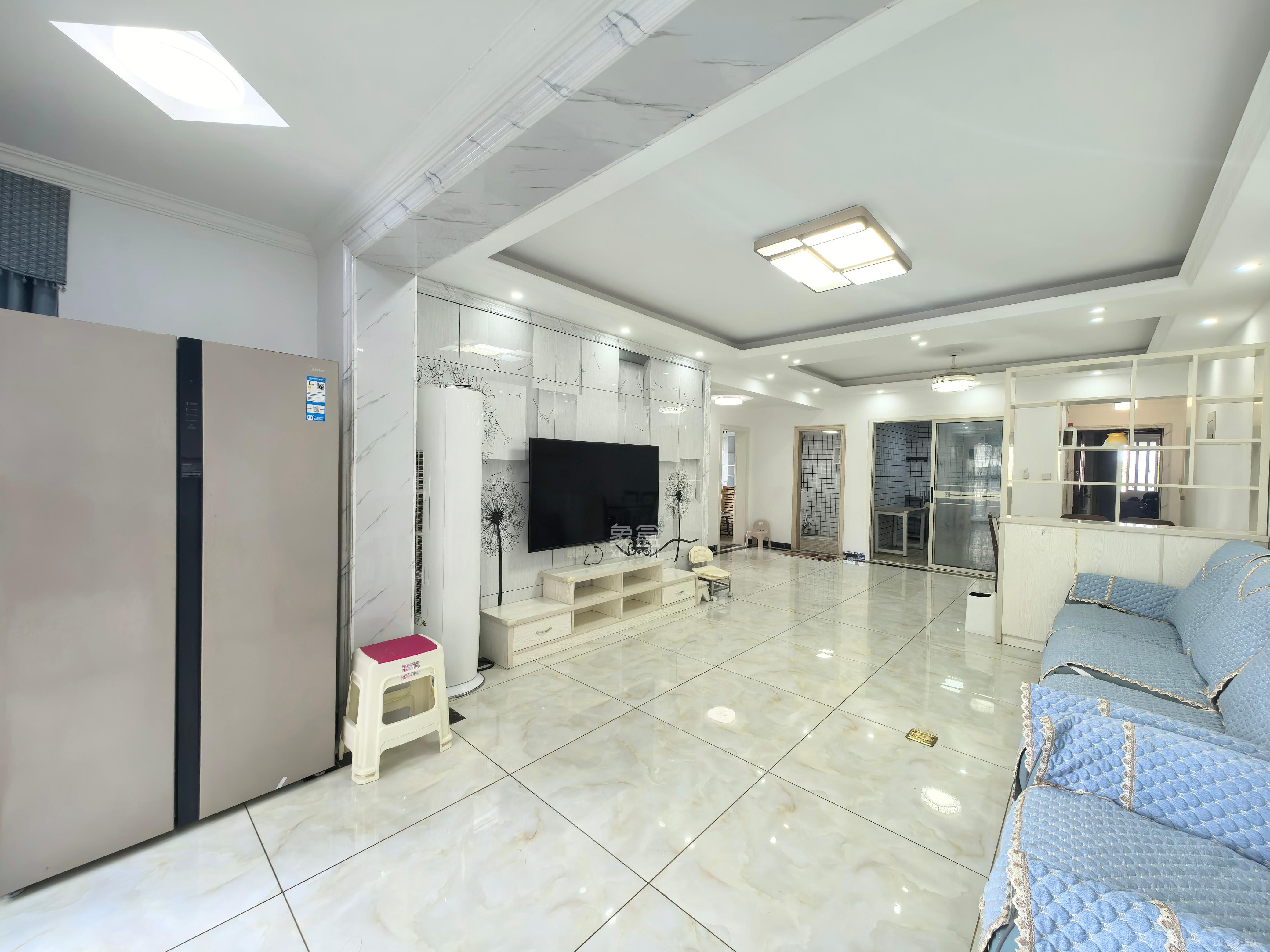 和润园一、二期 3室2厅1卫 2200.0元/月 和润园一、二期 3室2厅1卫 2200.0元/月室内图