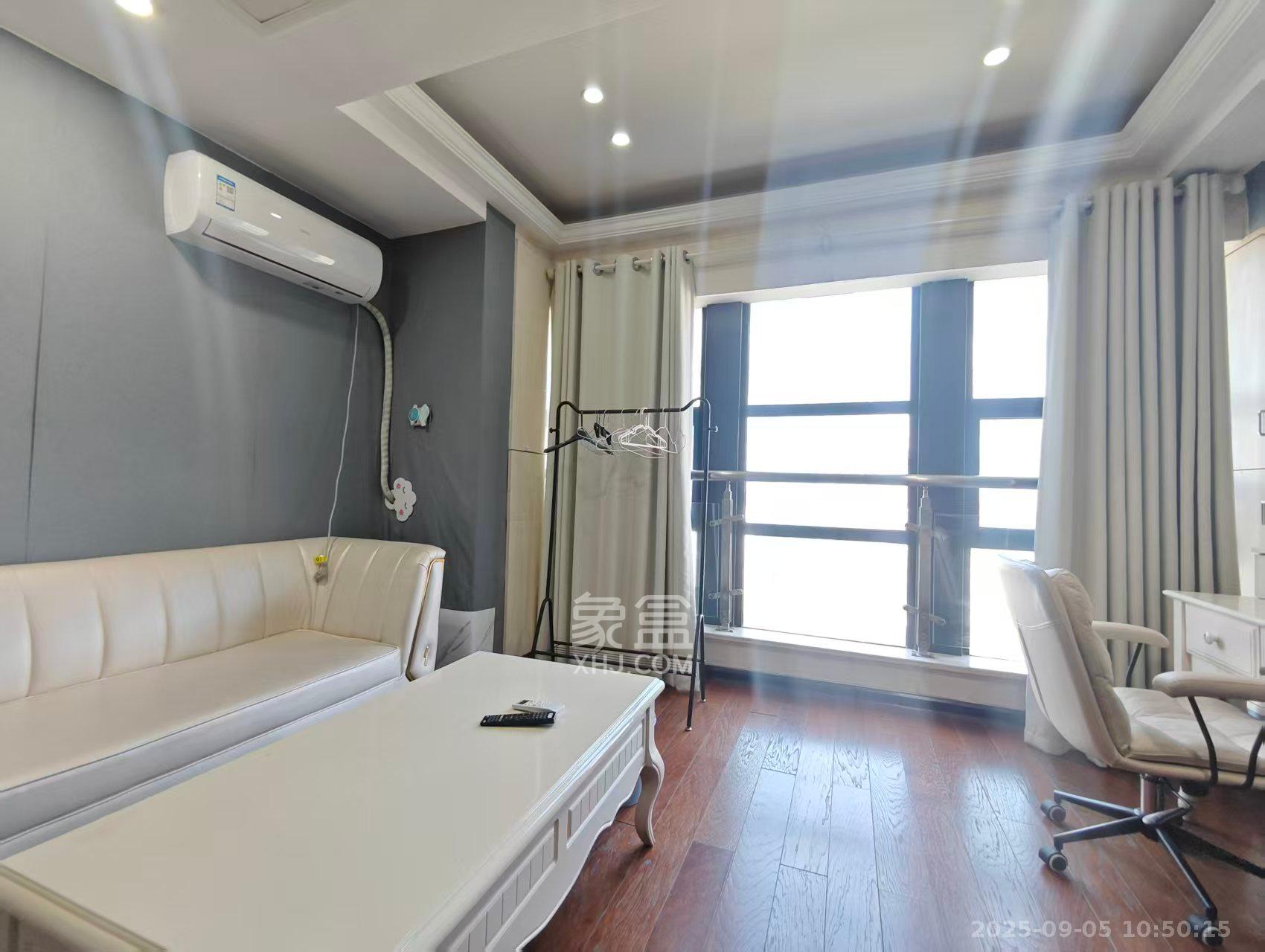 壹号公馆  1室1厅1卫    2200.0元/月室内图