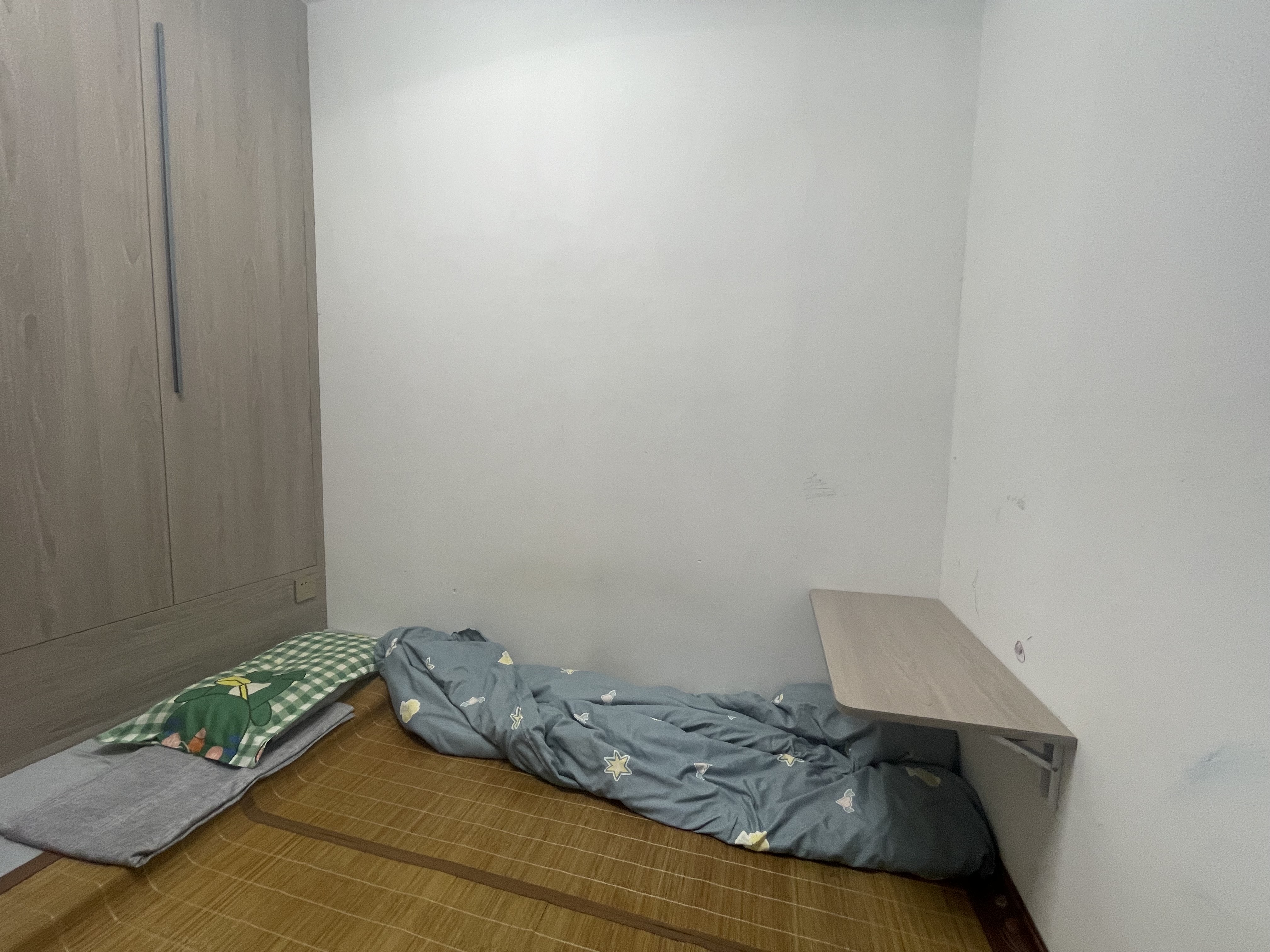 南沙公寓  1室1厅1卫    1300.0元/月 南沙公寓  1室1厅1卫    1300.0元/月室内图