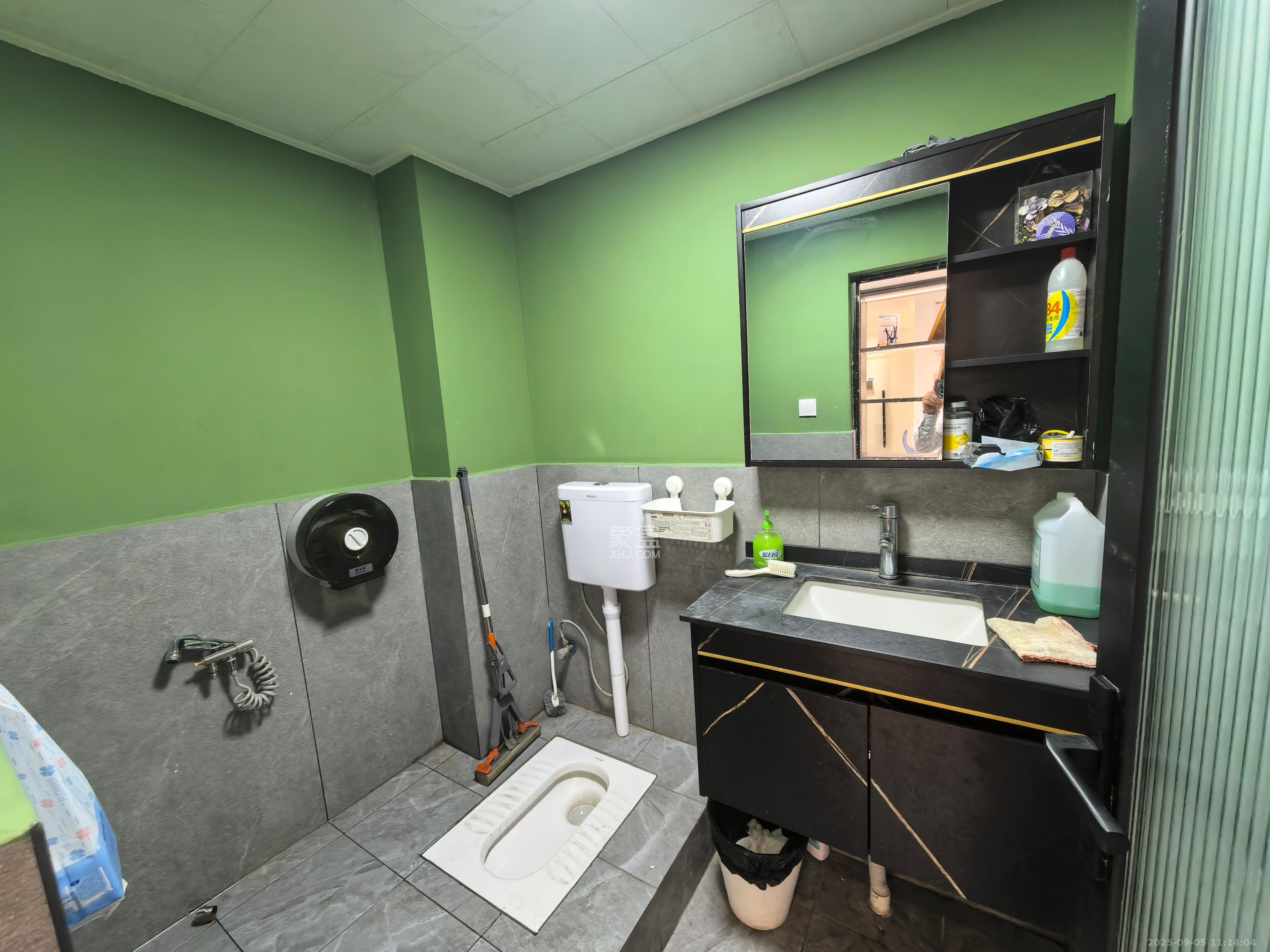 蓝湾国际广场  4室0厅2卫    6000.0元/月室内图