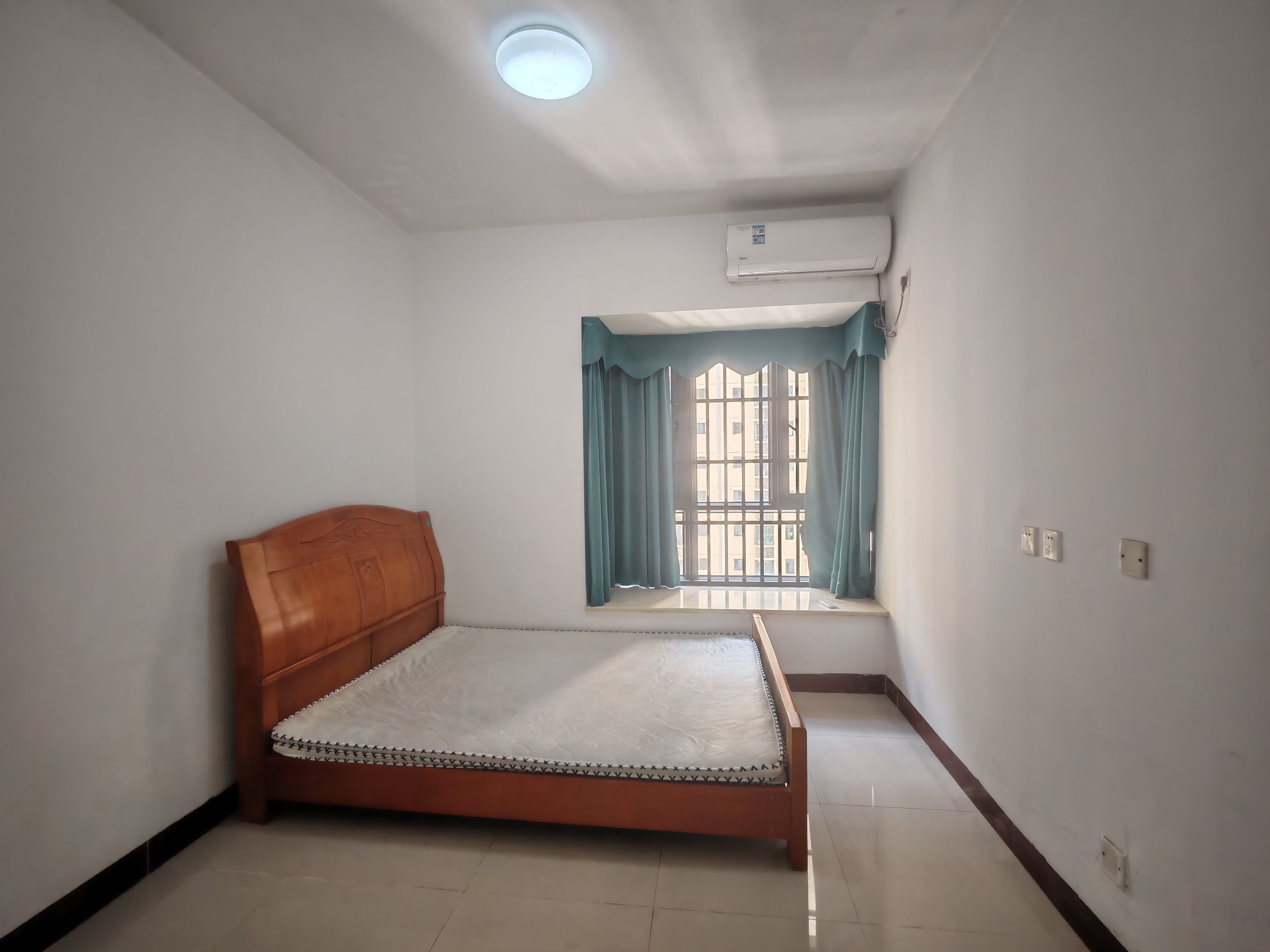 美舍嘉苑一期  4室2厅2卫    2800.0元/月室内图