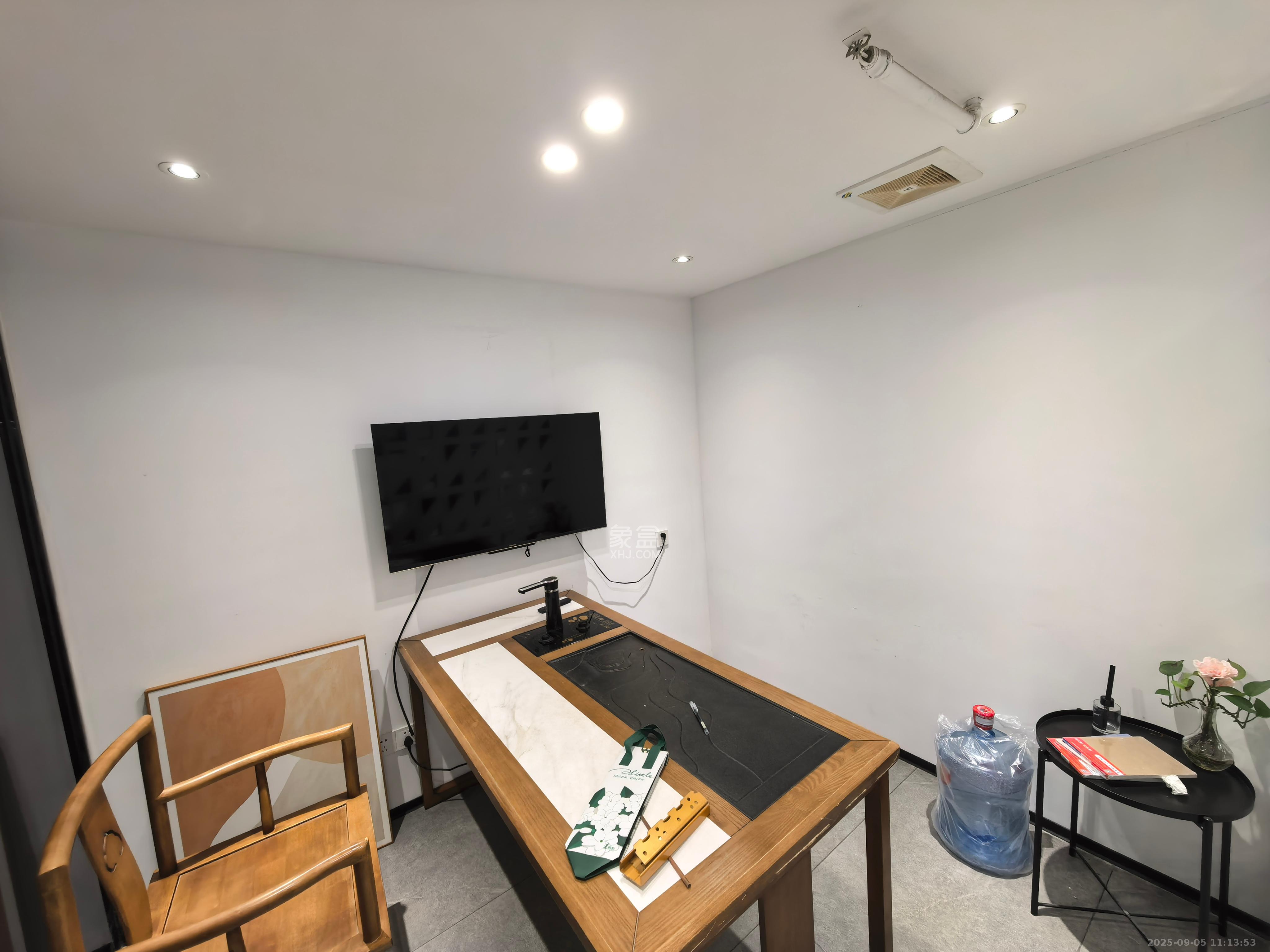 蓝湾国际广场  4室0厅2卫    6000.0元/月室内图