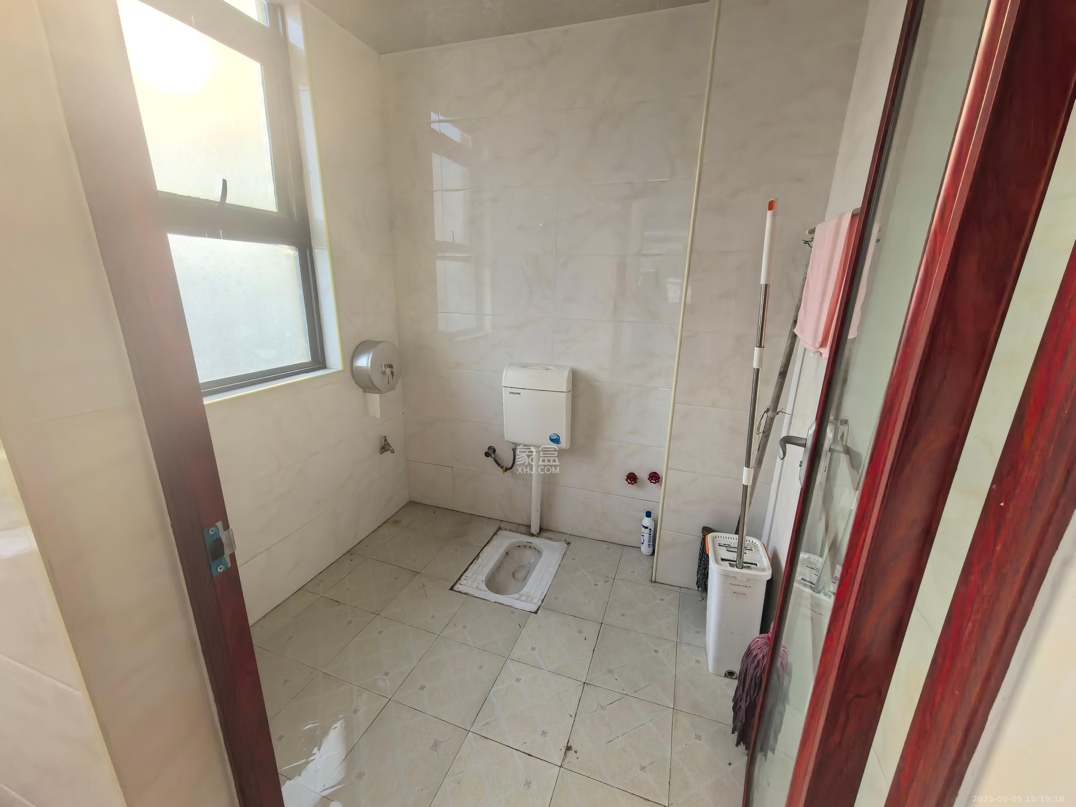 中特青年公寓  3室2厅2卫    1300.0元/月 中特青年公寓  3室2厅2卫    1300.0元/月室内图