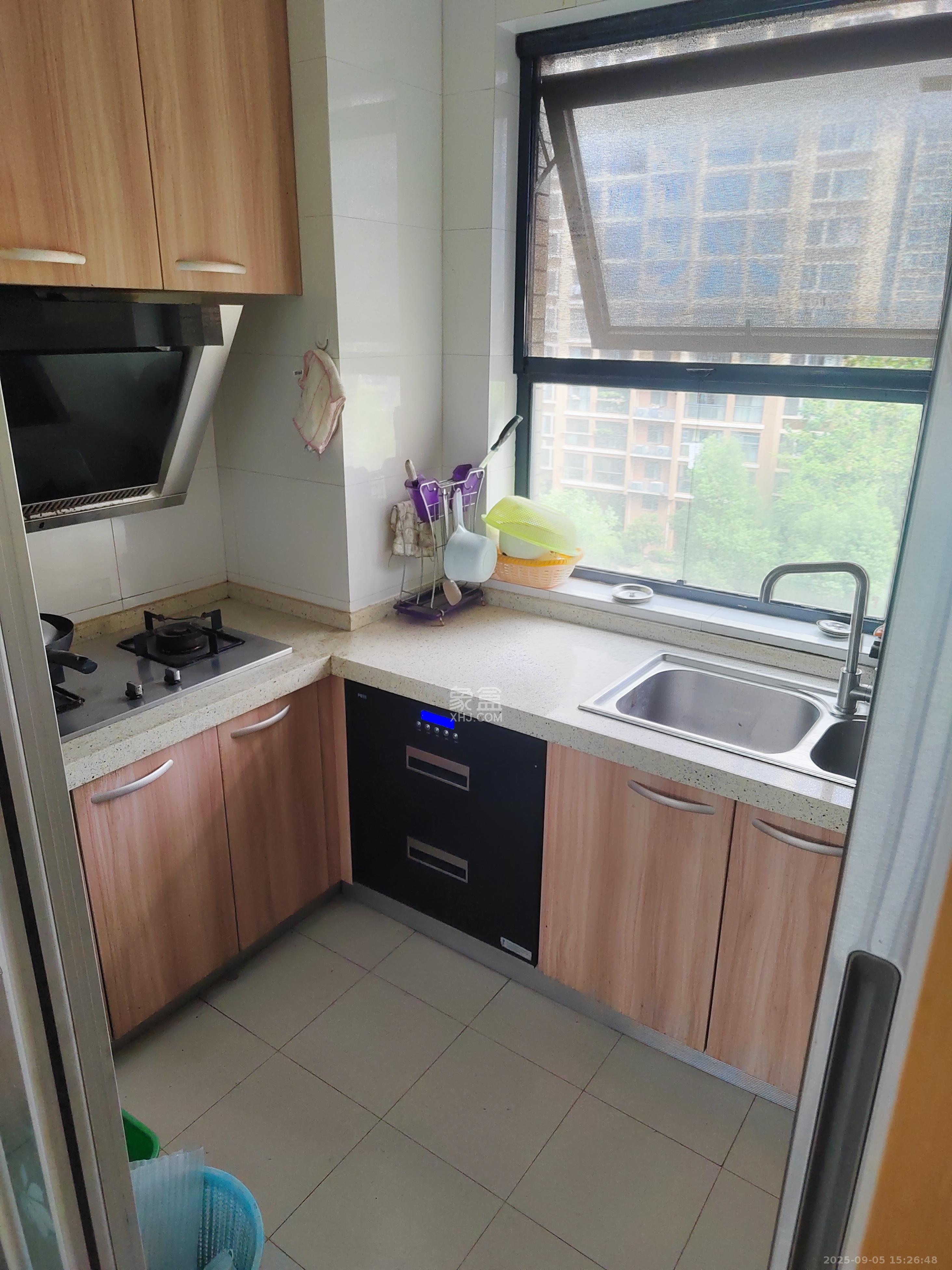 北京御园一二期(国泰嘉园) 3室2厅2卫 2500.0元/月 北京御园一二期(国泰嘉园) 3室2厅2卫 2500.0元/月室内图