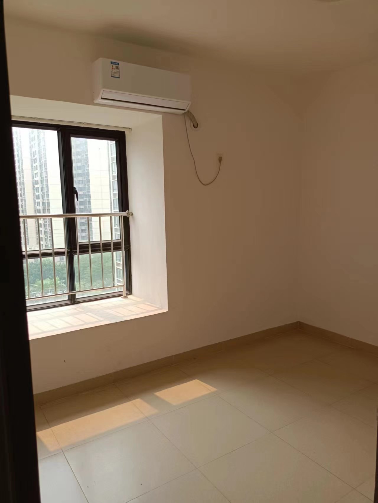 盛达景都三期  3室2厅1卫    2700.0元/月室内图