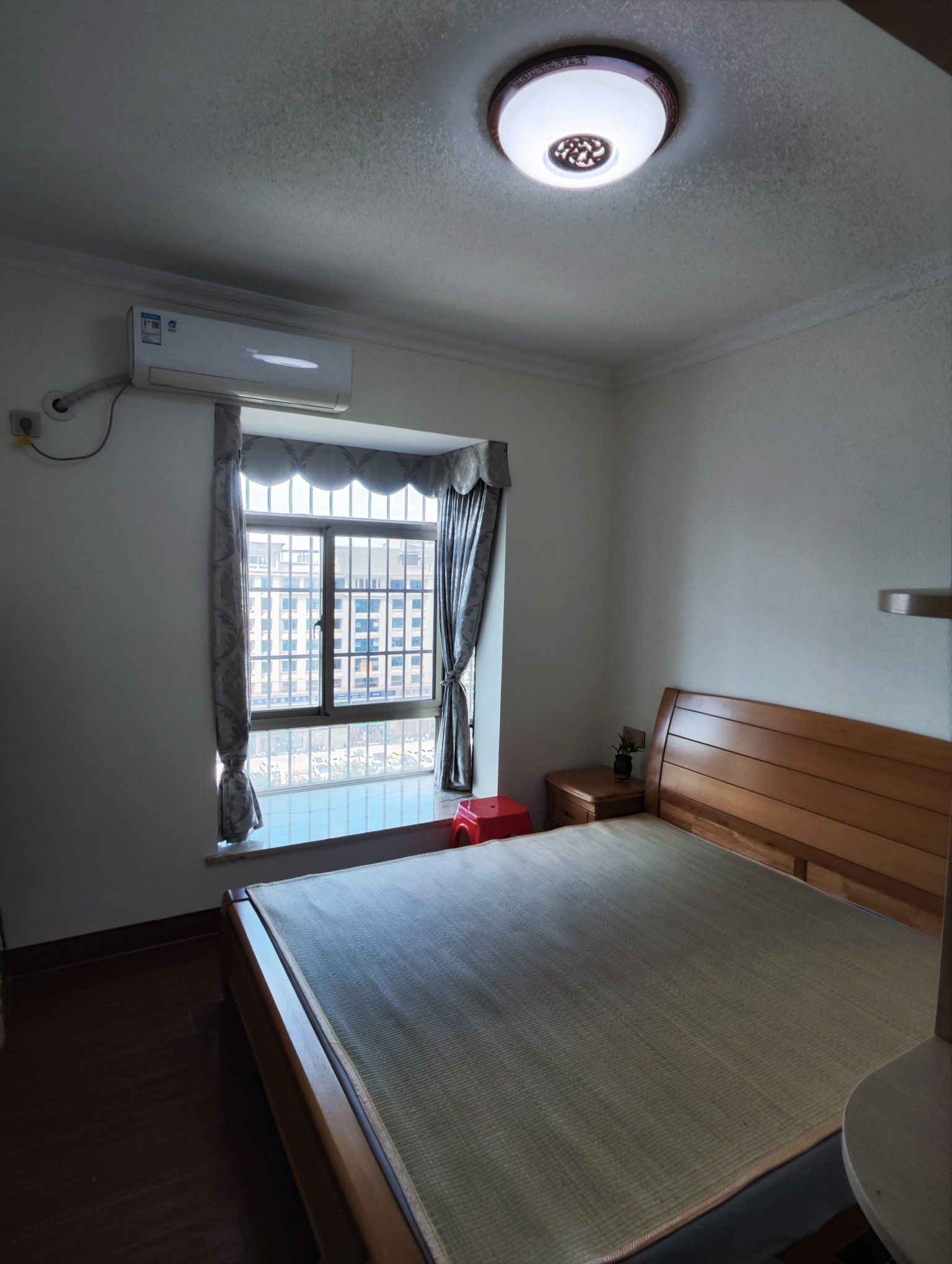 易瓒良庄 3室2厅2卫 2400.0元/月 易瓒良庄 3室2厅2卫 2400.0元/月室内图