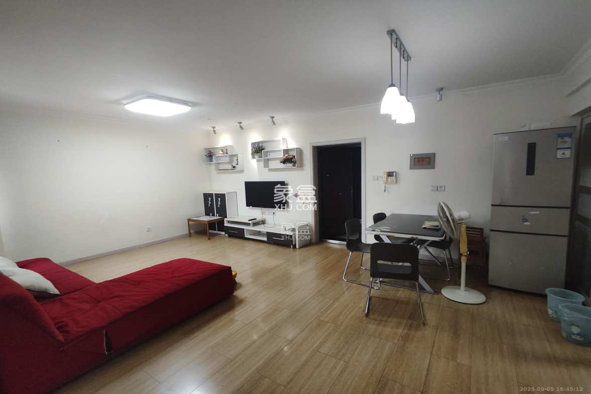 南国新城 2室2厅1卫 2000.0元/月 南国新城 2室2厅1卫 2000.0元/月室内图