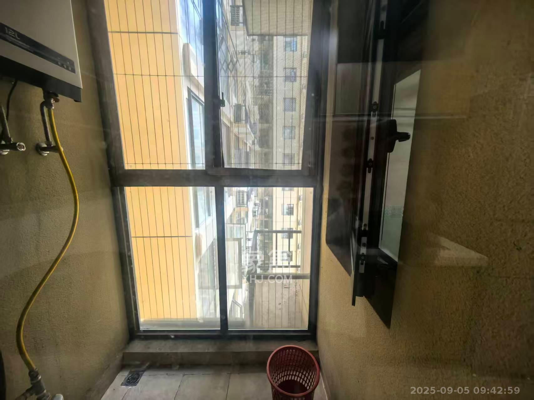 江山帝景哈佛  3室2厅1卫    2100.0元/月室内图