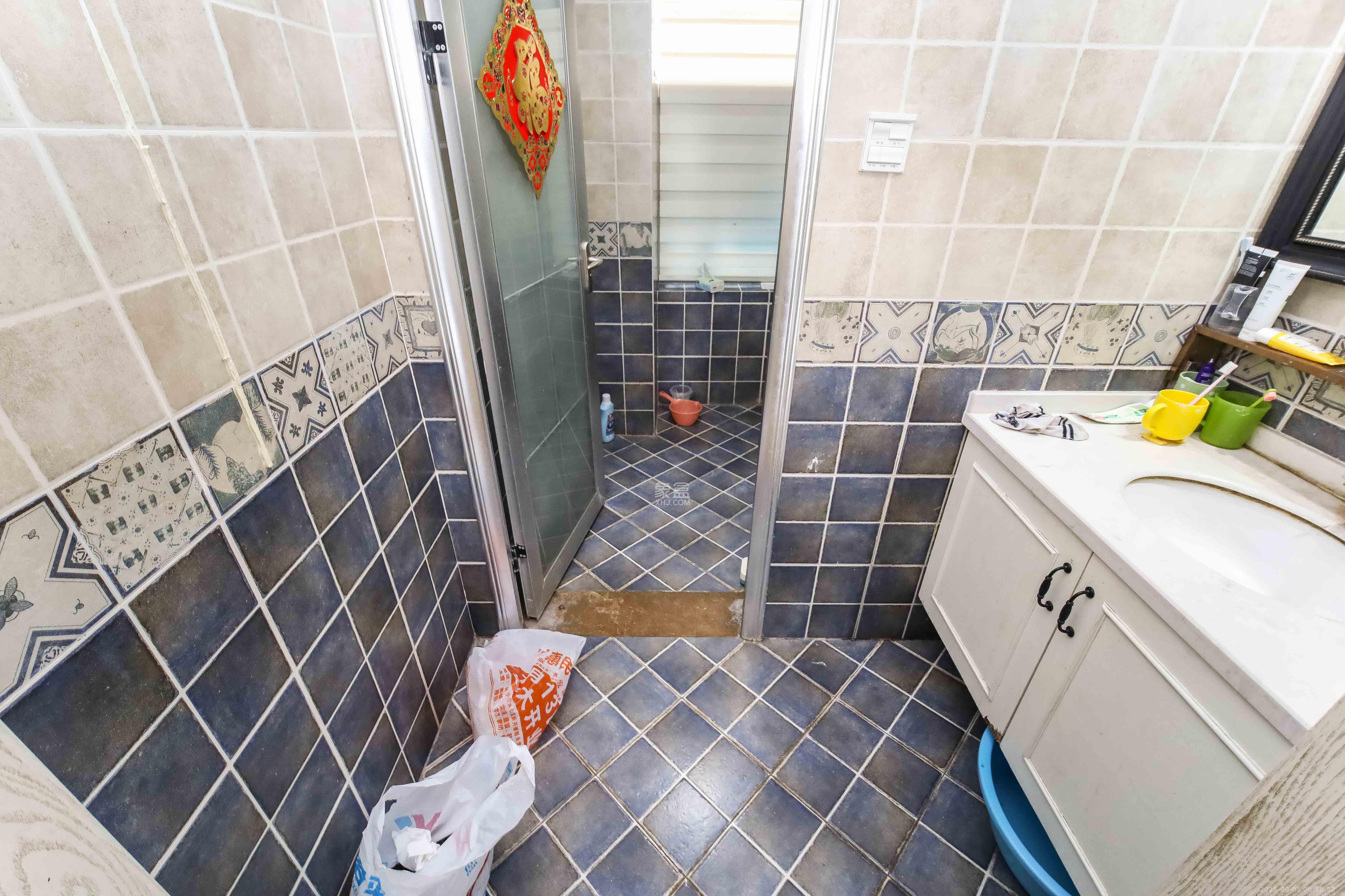 蔚蓝天空  4室2厅2卫    4000.0元/月 蔚蓝天空  4室2厅2卫    4000.0元/月室内图