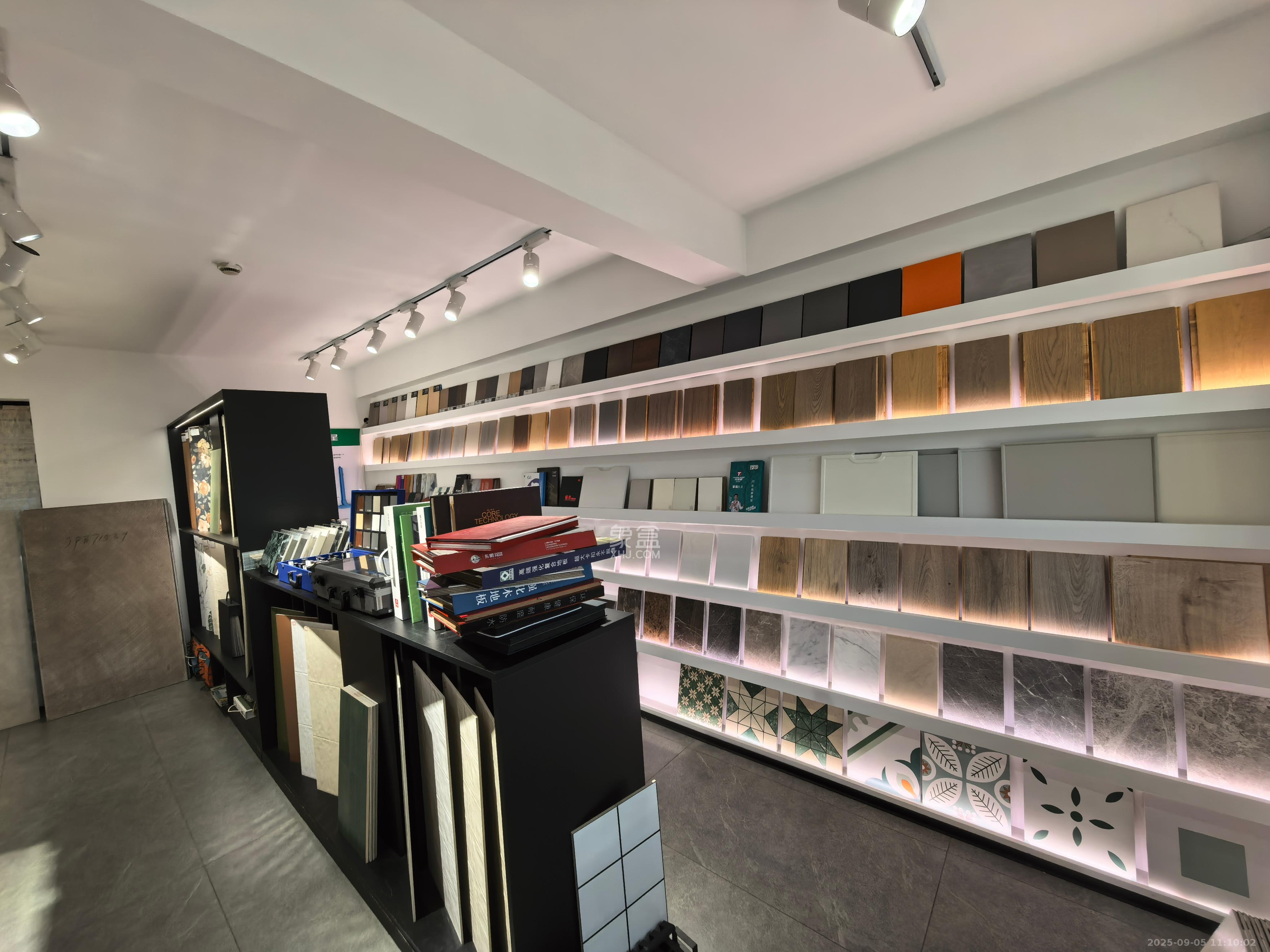 蓝湾国际广场 5室0厅2卫 9000.0元/月 蓝湾国际广场 5室0厅2卫 9000.0元/月室内图