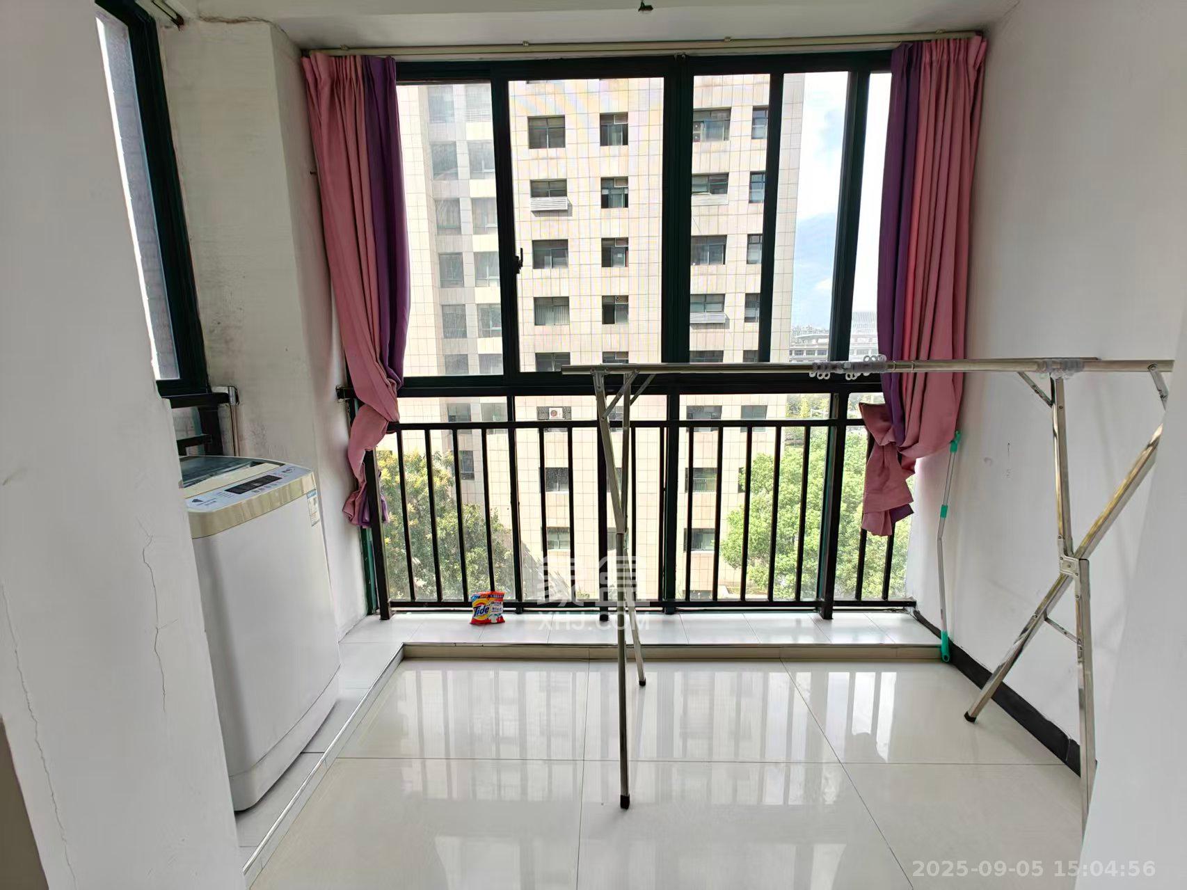 星城荣域 3室2厅1卫 2600.0元/月 星城荣域 3室2厅1卫 2600.0元/月室内图