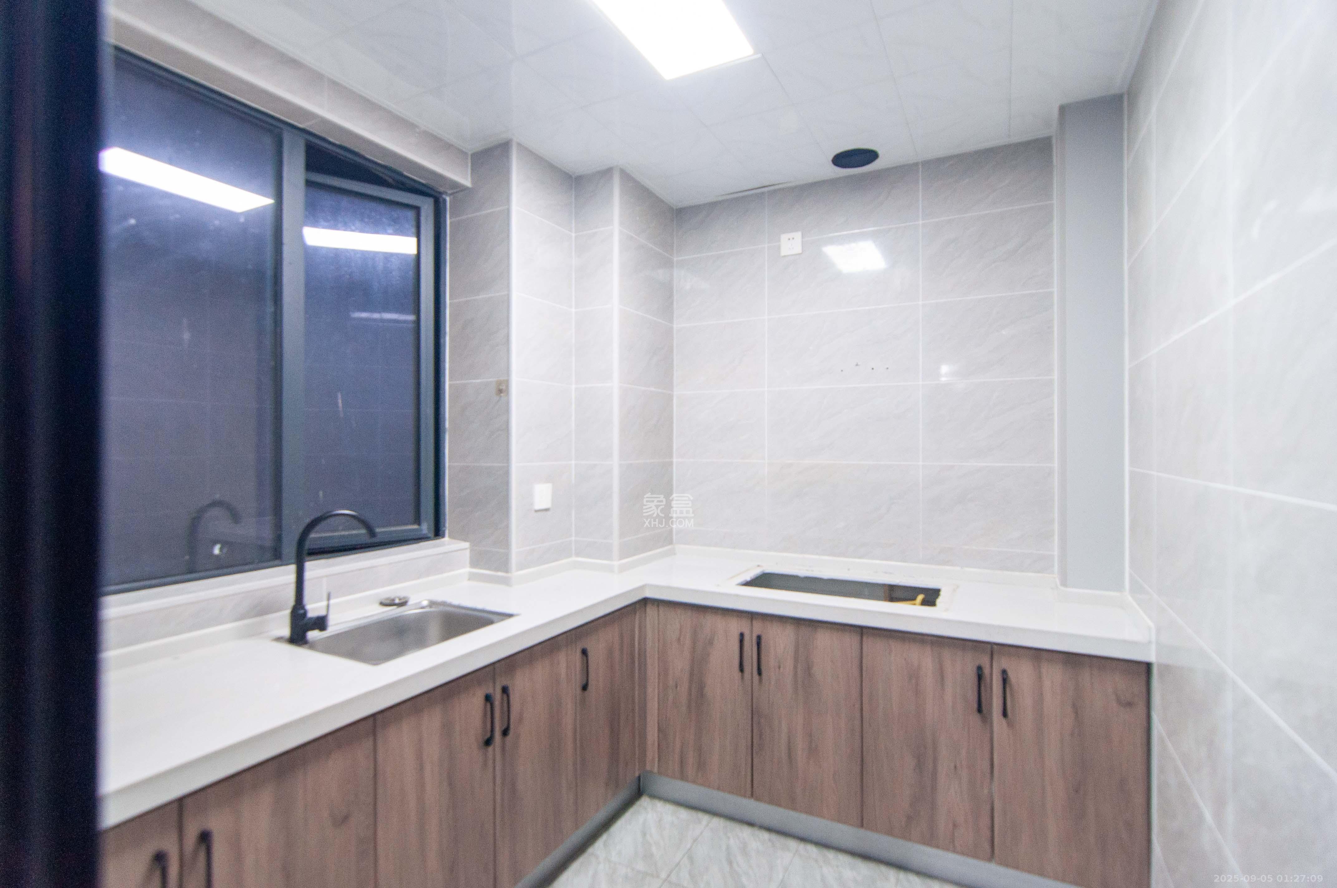 振业城四期 4室2厅0卫 171.0万 振业城四期 4室2厅0卫 171.0万厨房