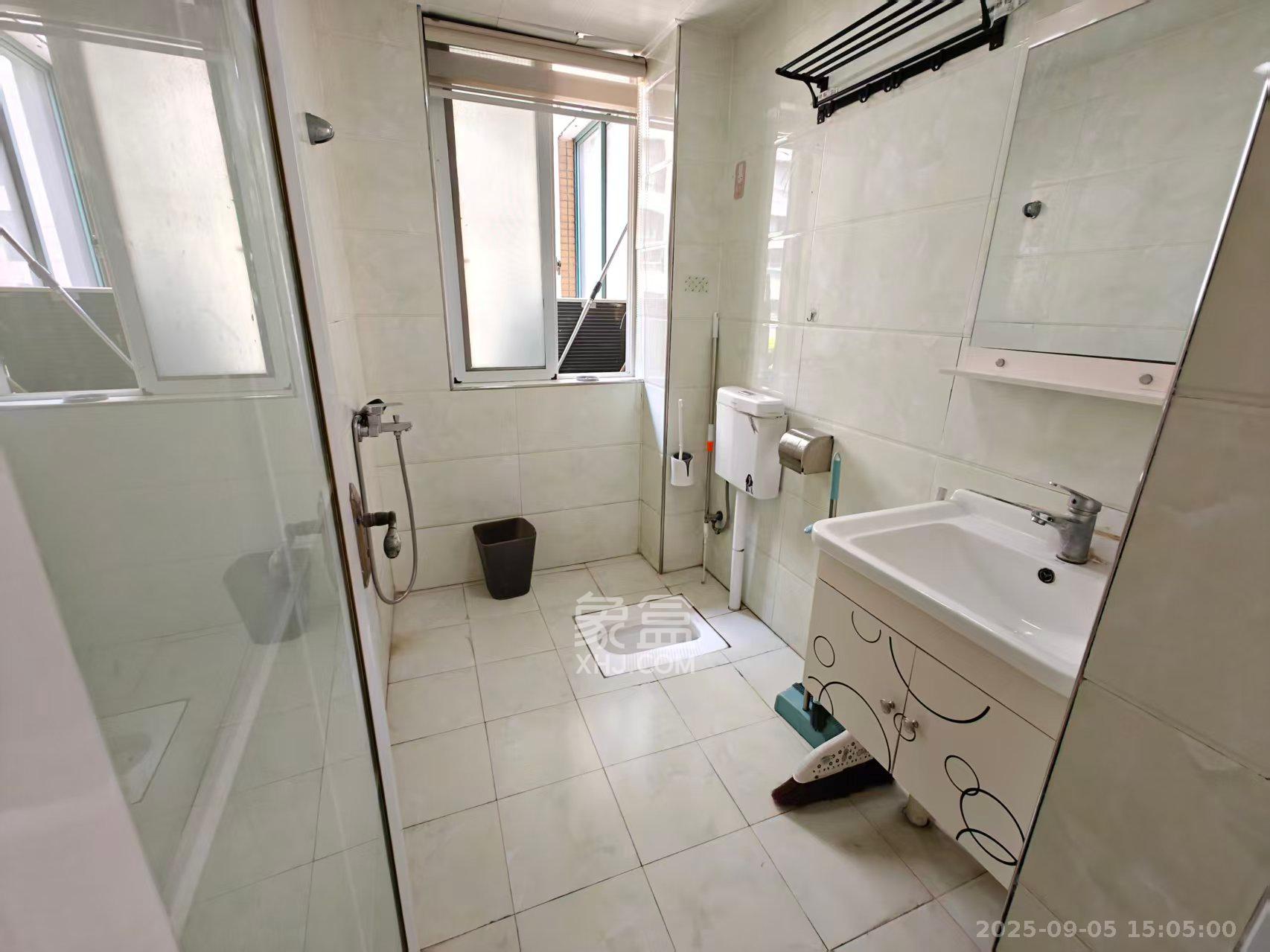 星城荣域 3室2厅1卫 2600.0元/月 星城荣域 3室2厅1卫 2600.0元/月室内图