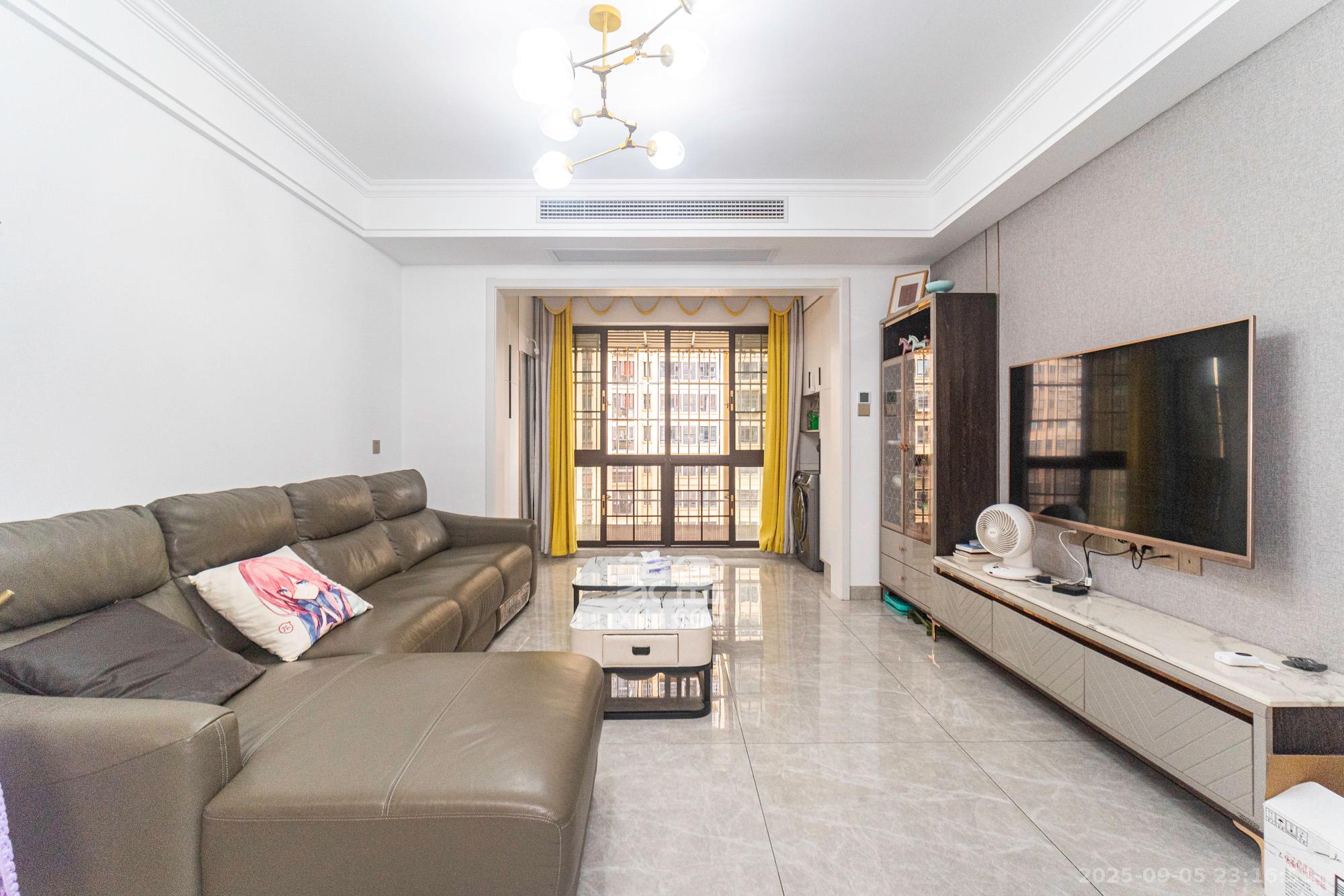 星城春晓  3室2厅1卫    74.8万 星城春晓  3室2厅1卫    74.8万客厅