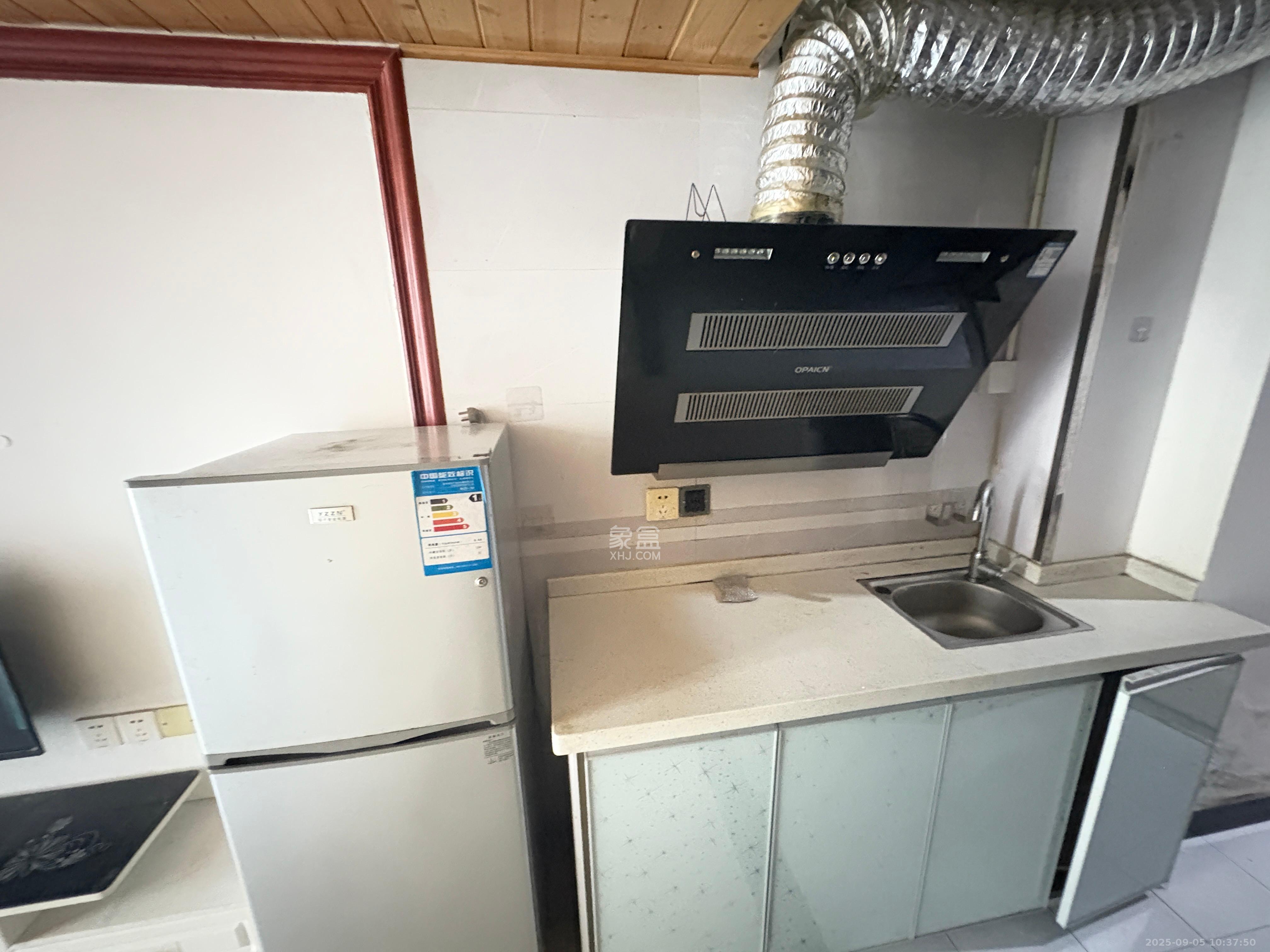 裕天国际商汇中心  2室1厅1卫    1500.0元/月室内图