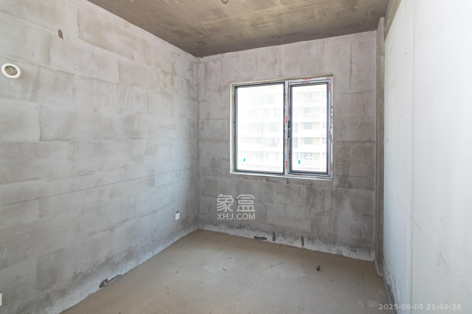 澳海澜庭  3室2厅2卫    58.0万卧室