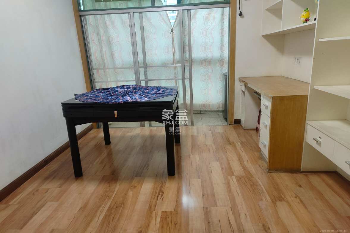 颐美园 3室2厅2卫 3000.0元/月 颐美园 3室2厅2卫 3000.0元/月室内图