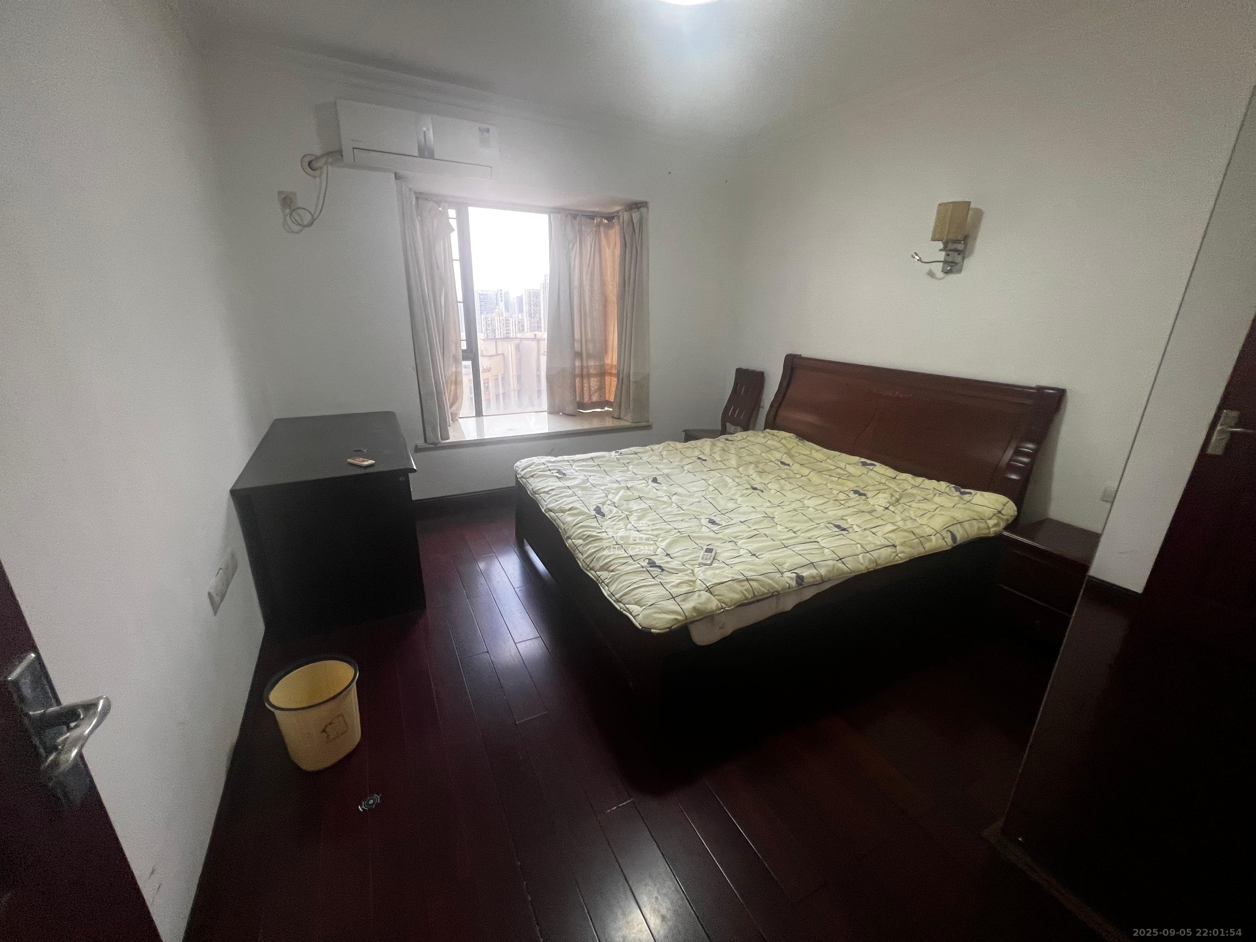 鸿基橄榄君庭  4室2厅2卫    3000.0元/月室内图