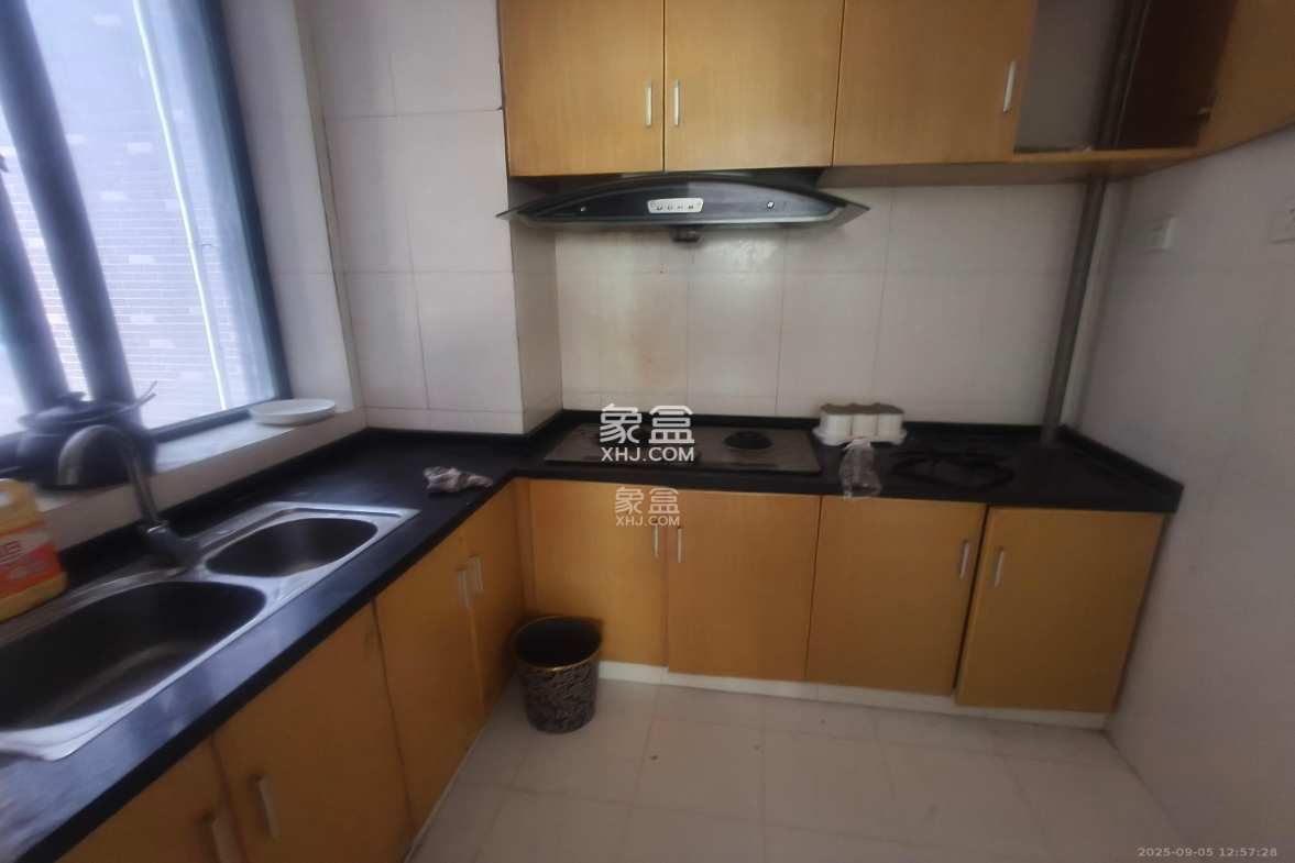 大为时代家园  1室2厅1卫    1500.0元/月 大为时代家园  1室2厅1卫    1500.0元/月室内图