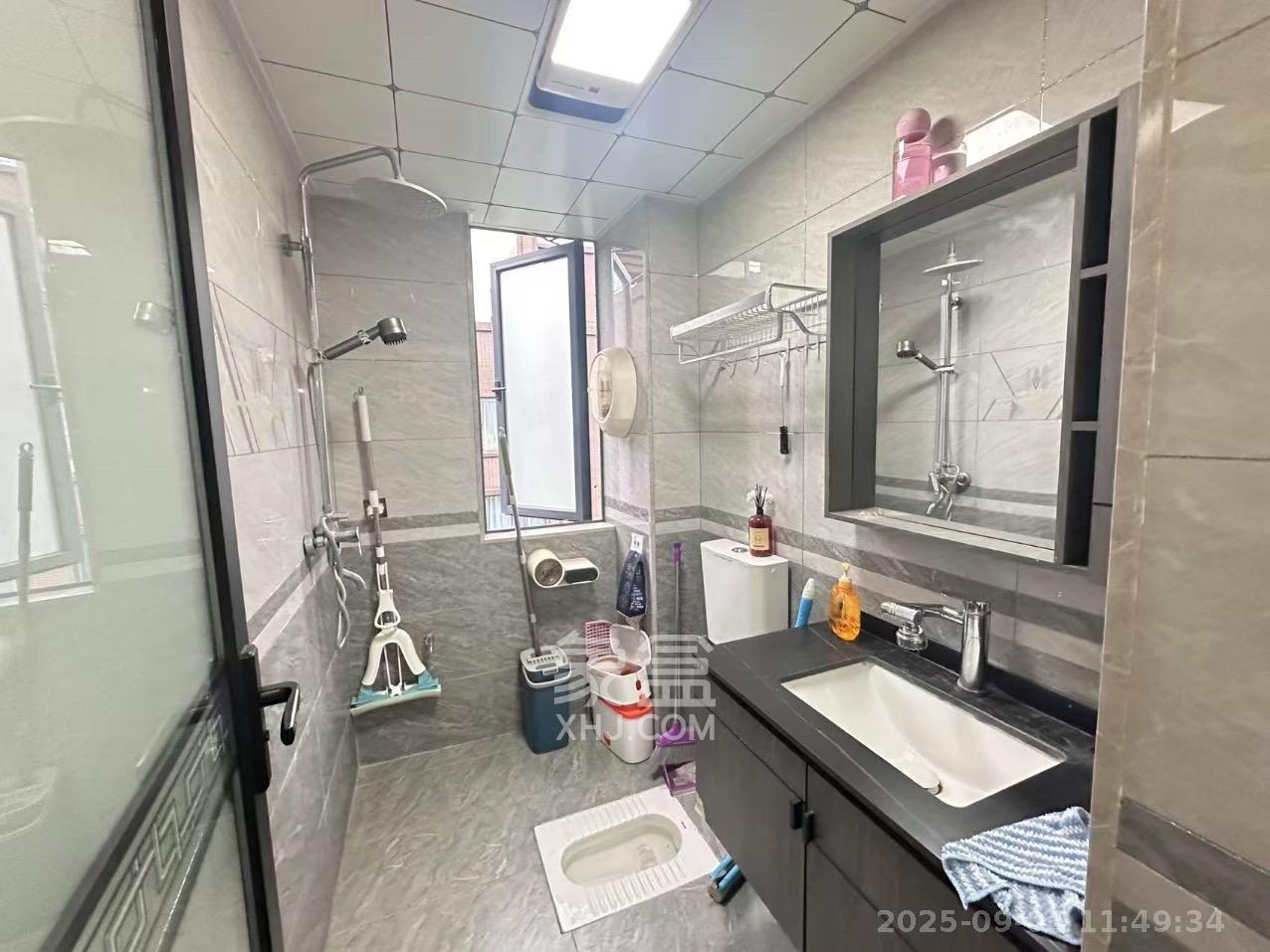 金水湾  2室2厅1卫    32.8万客厅