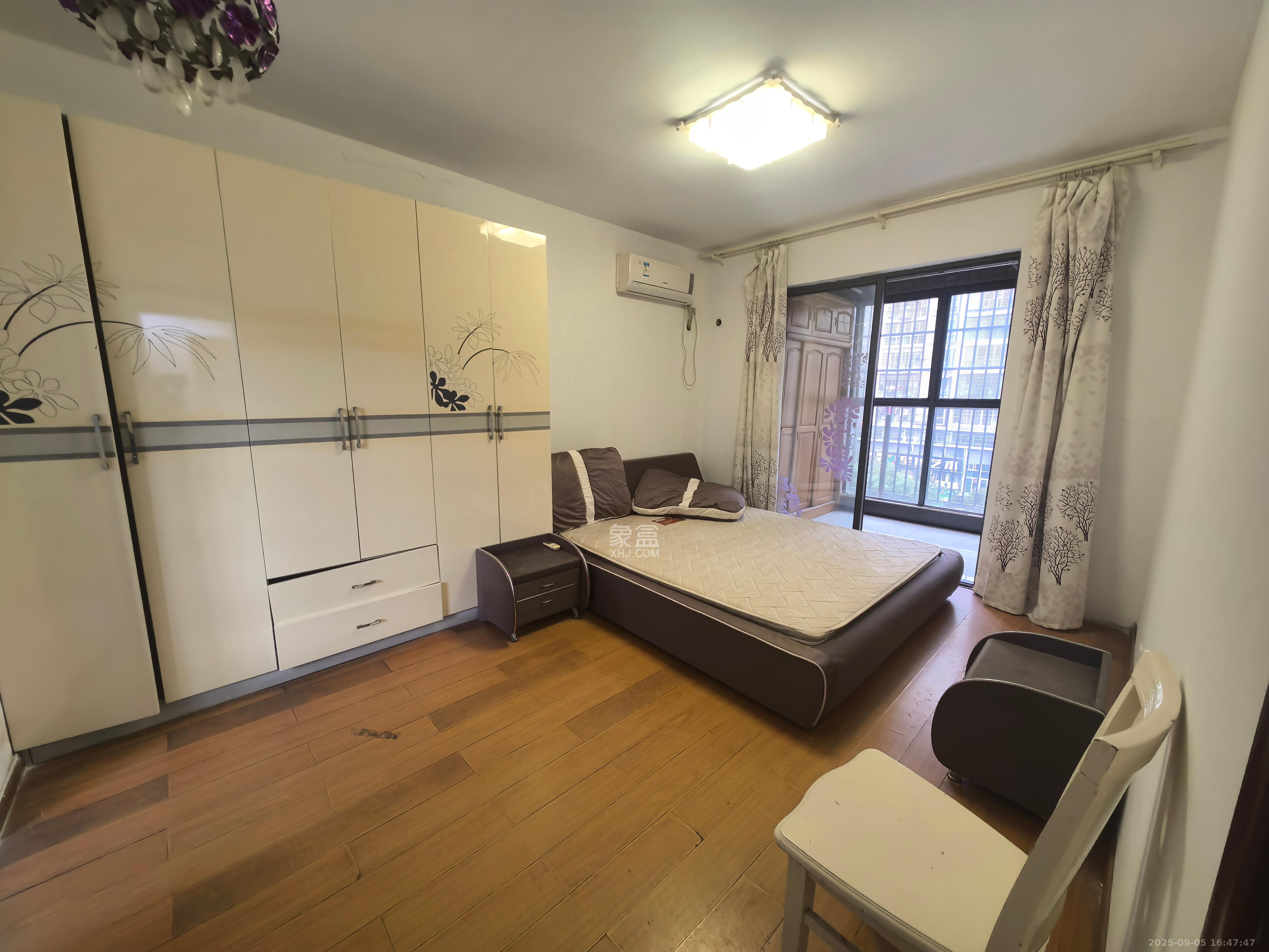 华润凤凰城二期 3室2厅2卫 1800.0元/月 华润凤凰城二期 3室2厅2卫 1800.0元/月室内图