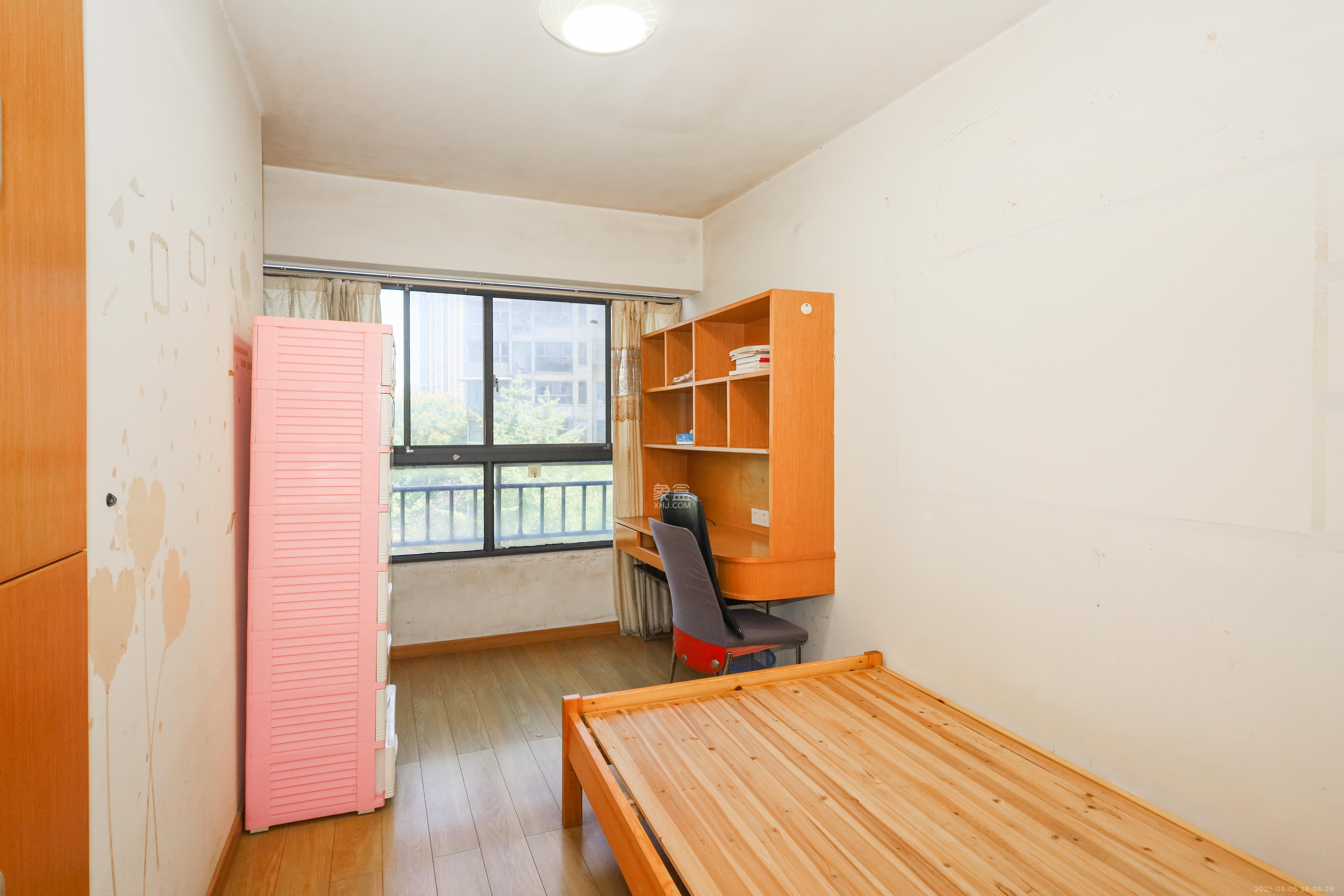 保利麓谷林语A区  3室2厅1卫    88.8万卧室