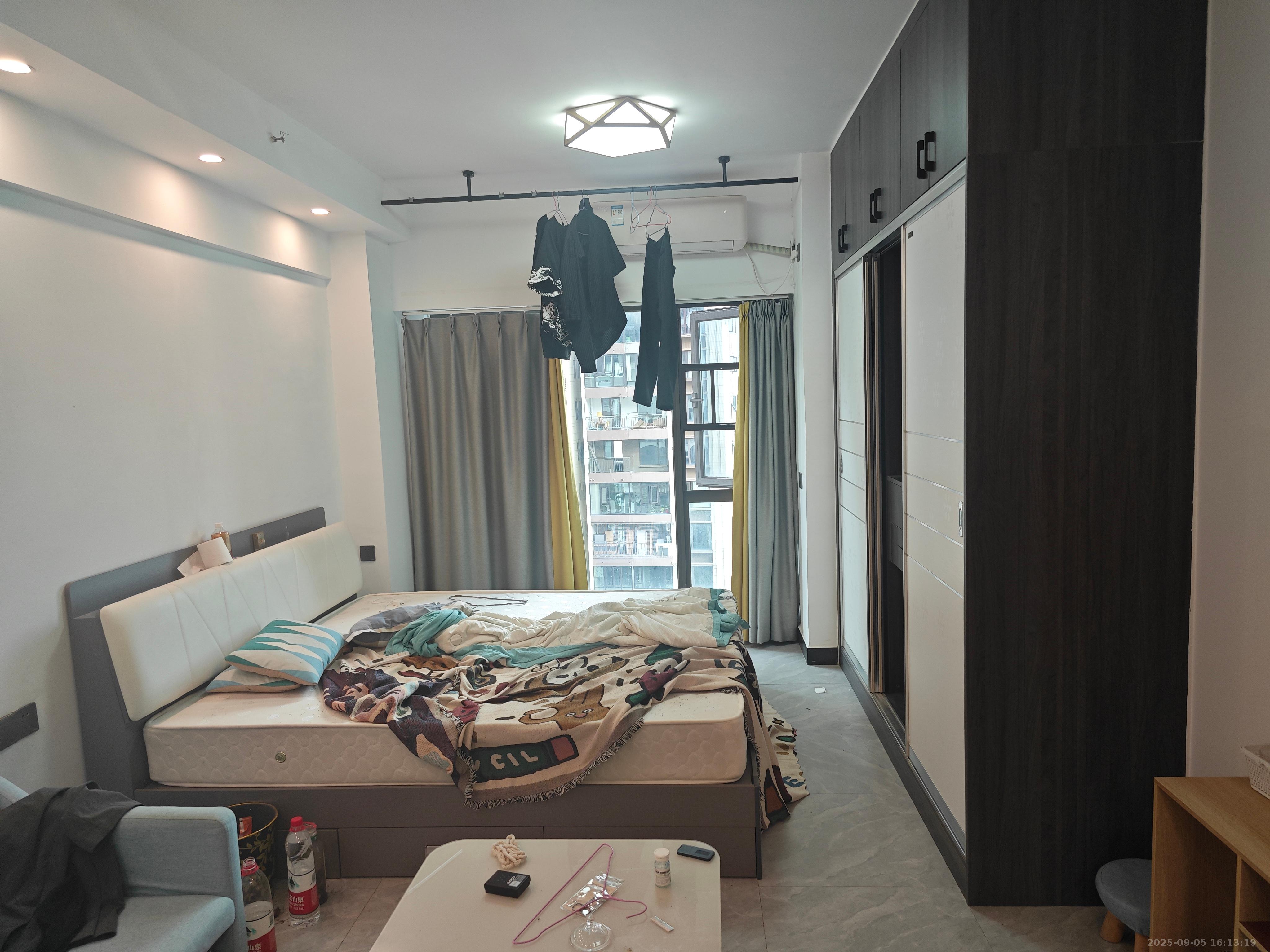 佳兆业云顶梅溪湖(佳兆业梅溪荟) 1室1厅1卫 1350.0元/月 佳兆业云顶梅溪湖(佳兆业梅溪荟) 1室1厅1卫 1350.0元/月室内图