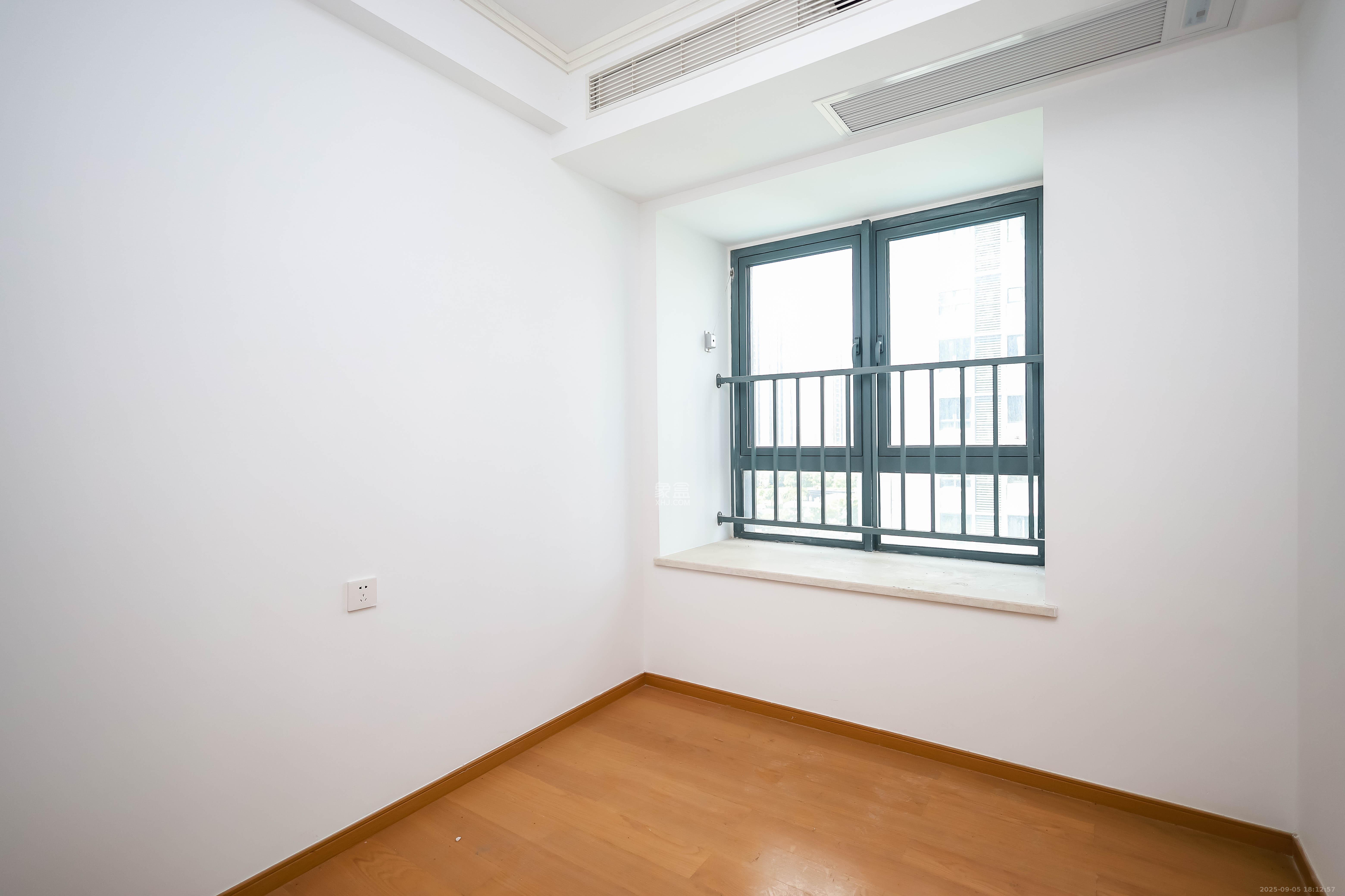 清控湖山雅居南区  3室2厅2卫    88.0万 清控湖山雅居南区  3室2厅2卫    88.0万卧室