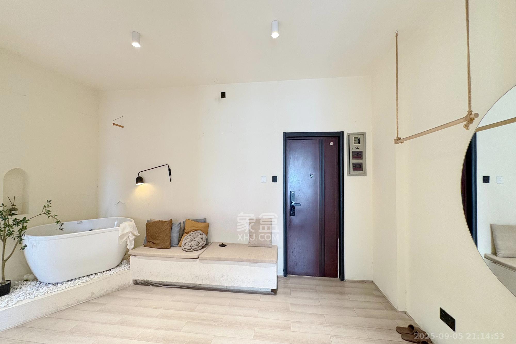 新青年公寓 2室1厅1卫 63.0万 新青年公寓 2室1厅1卫 63.0万客厅