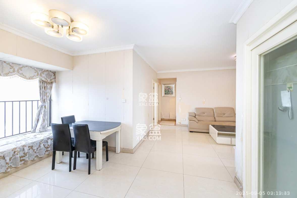 时代倾城一期  3室2厅2卫    2200.0元/月 时代倾城一期  3室2厅2卫    2200.0元/月室内图